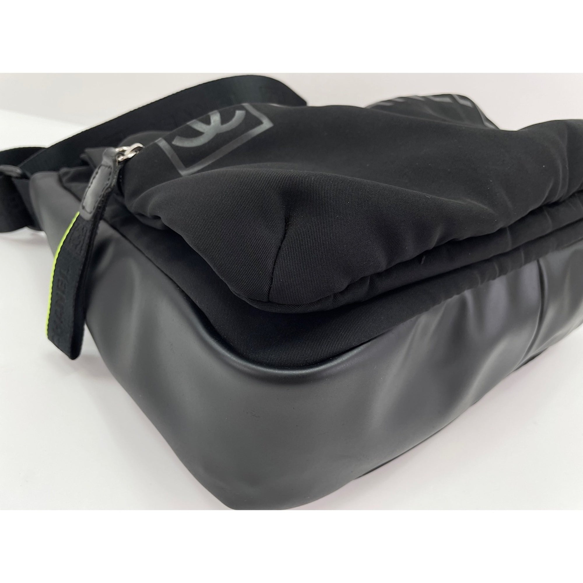 Chanel Sport Black Shoulder Bag (Pre-Owned)
