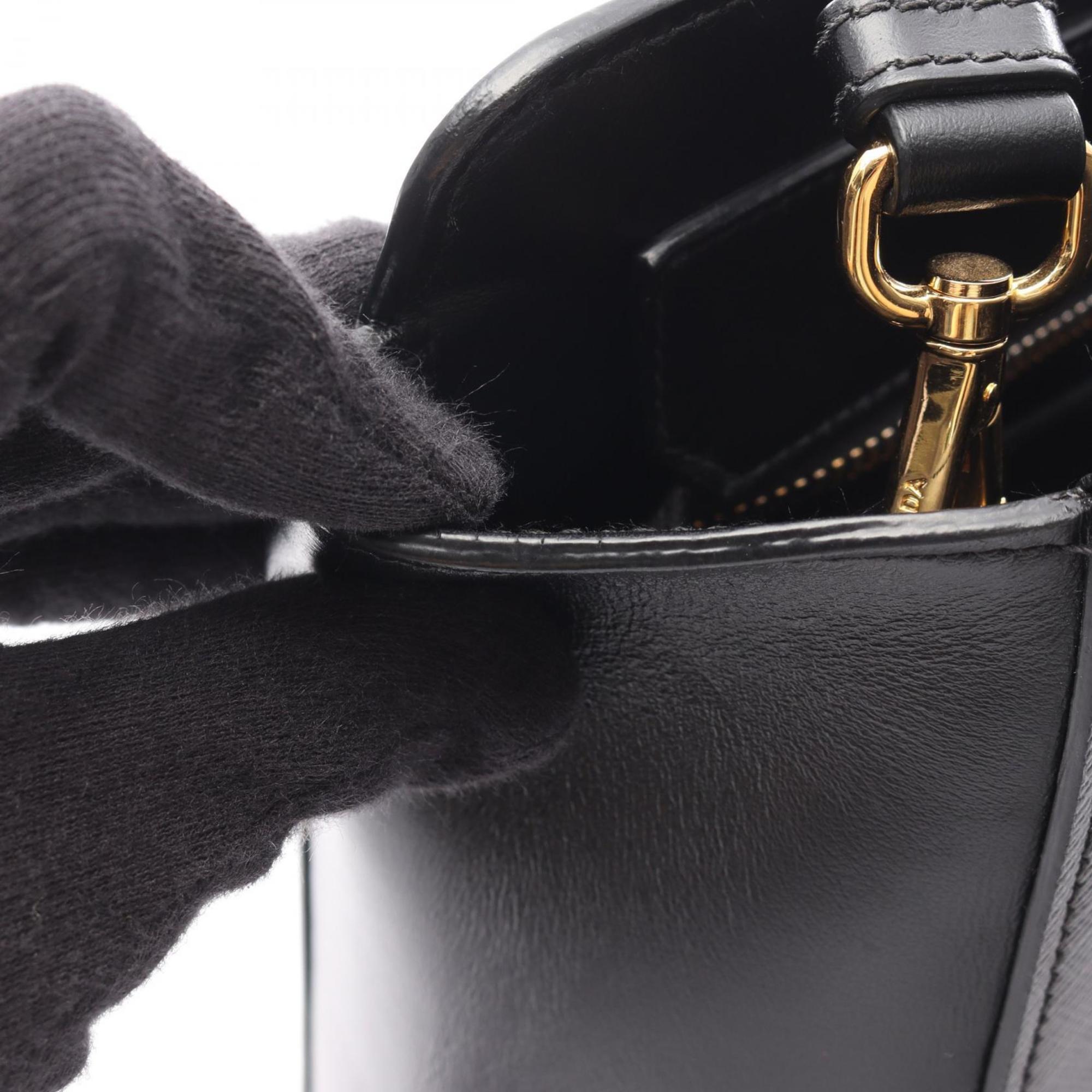 Prada Black Saffiano Handbag (Pre-Owned)