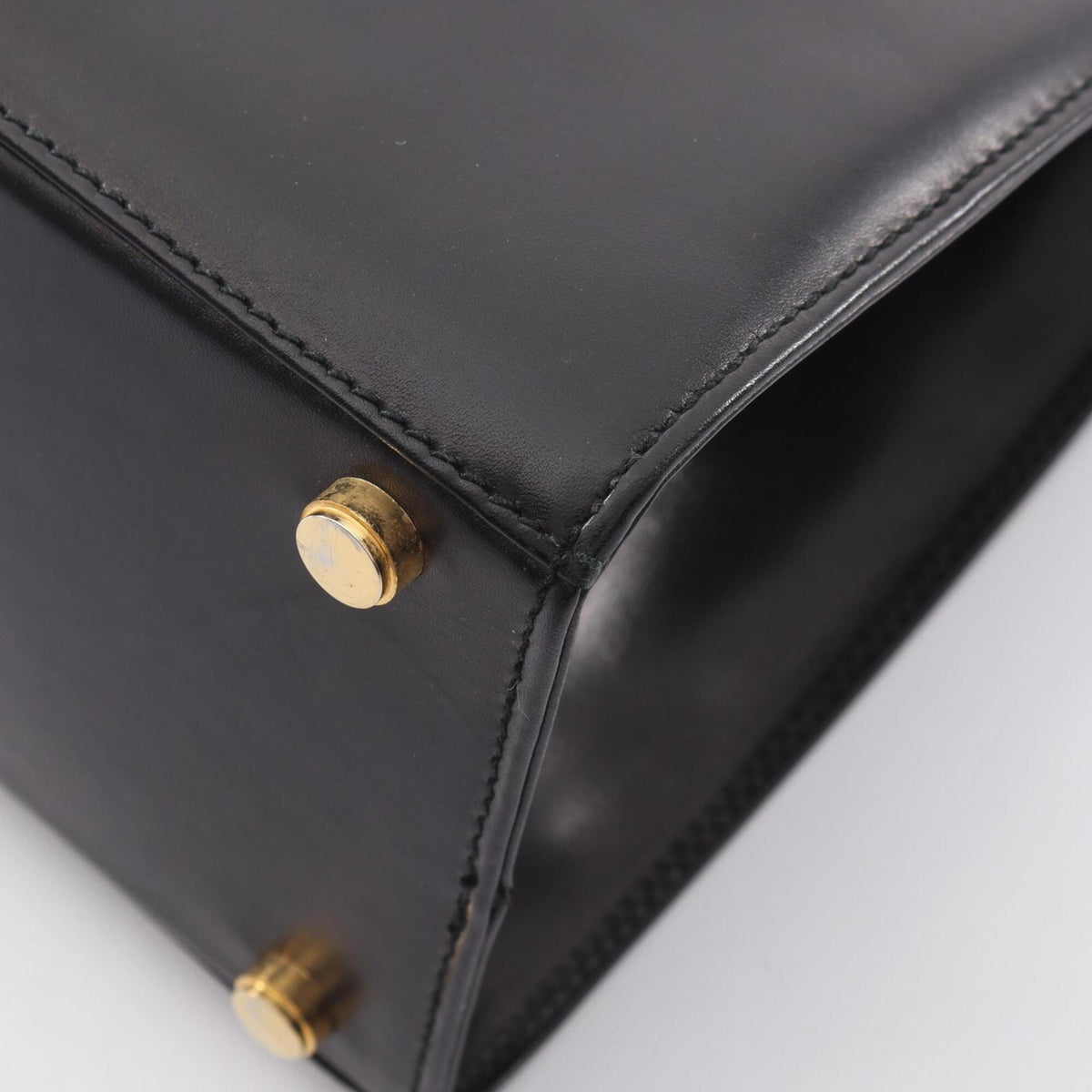 Salvatore Ferragamo Black Leather Handbag (Pre-Owned)