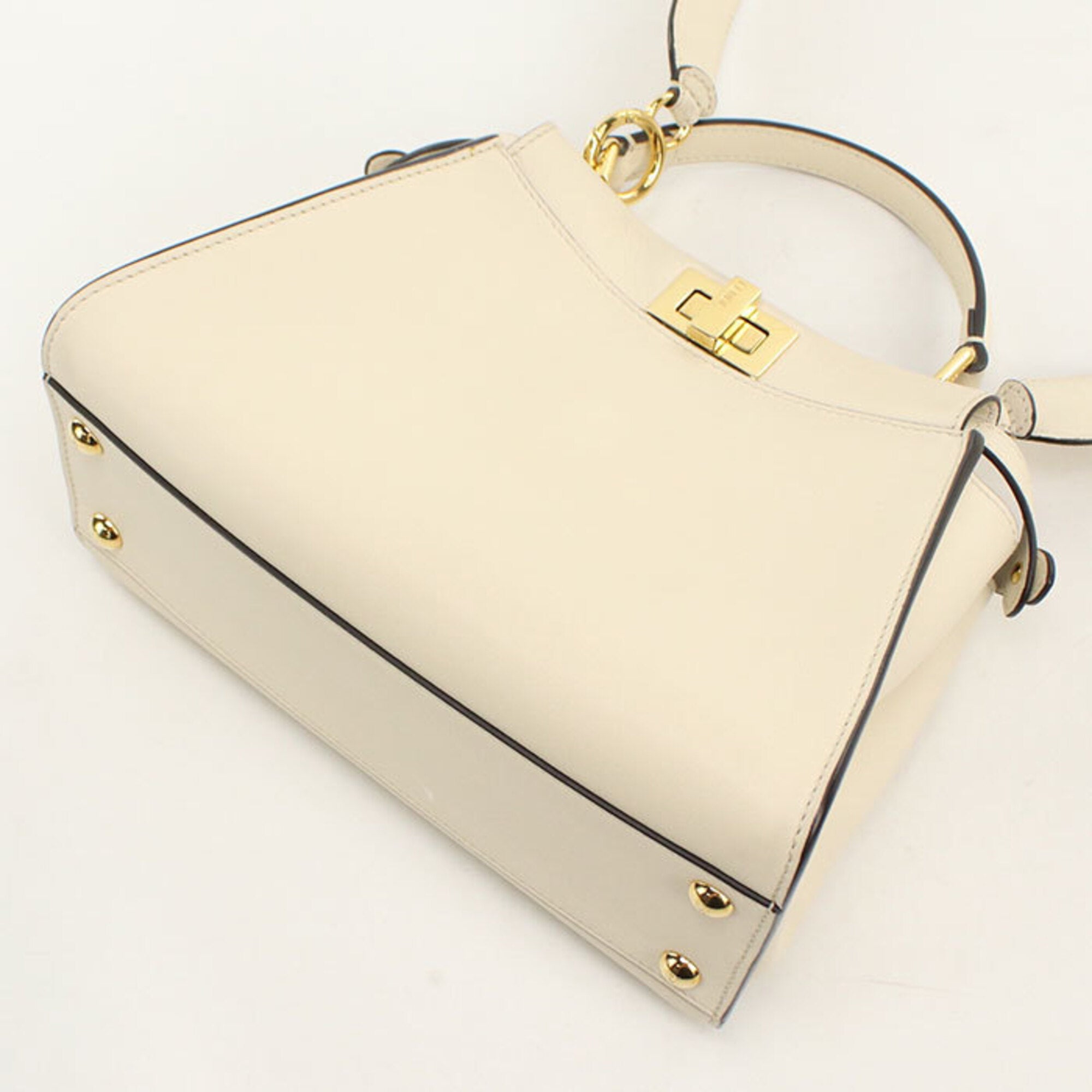 Fendi Ivory Leather Handbag (Pre-Owned)