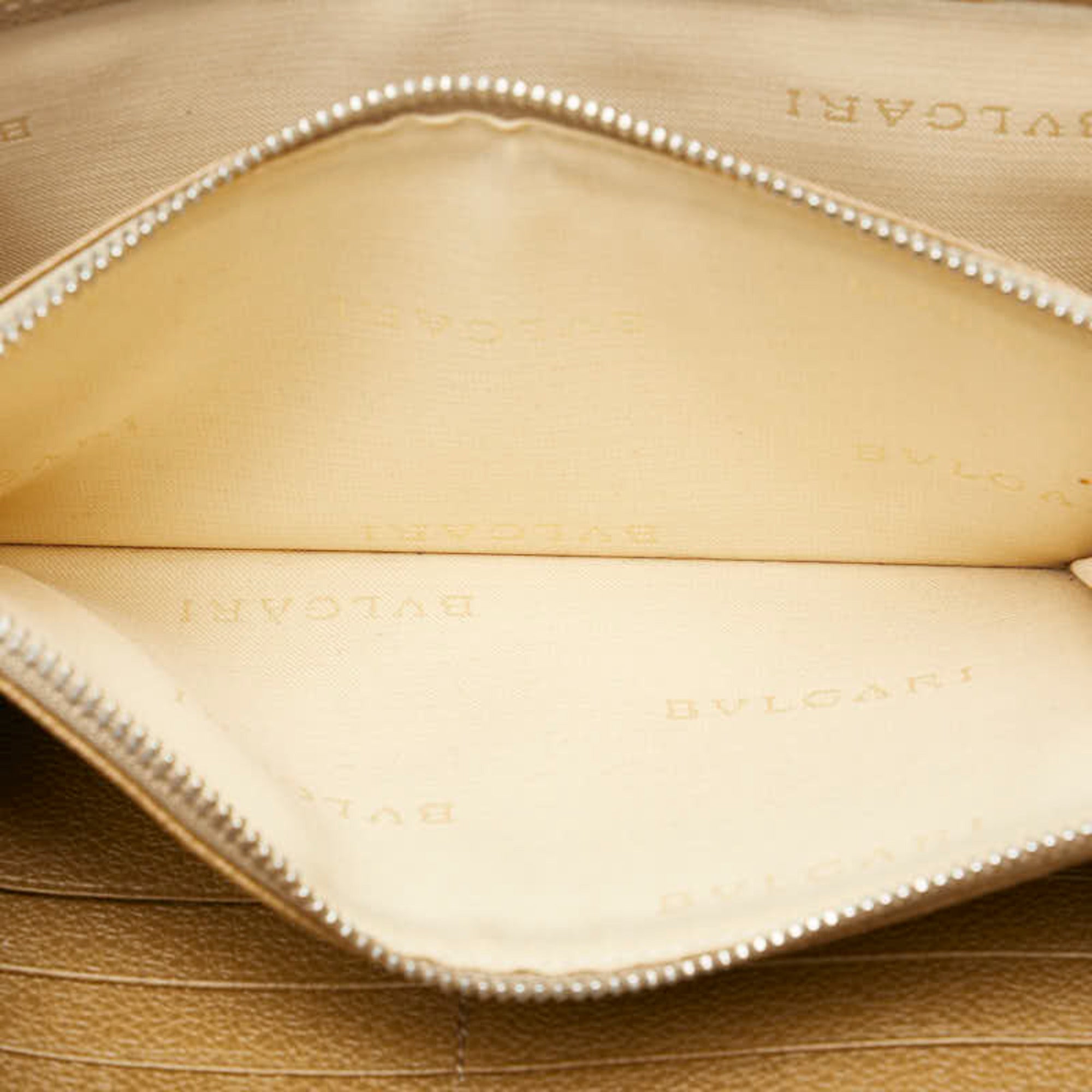 Bvlgari White Leather Long Wallet (Bi-Fold) (Pre-Owned)