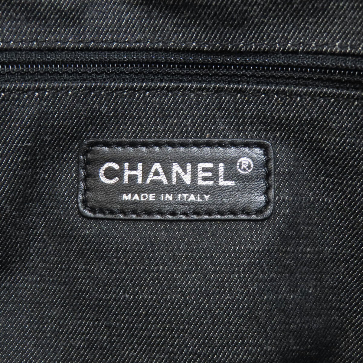 Chanel Black White Nylon Tote Bag (Pre-Owned)