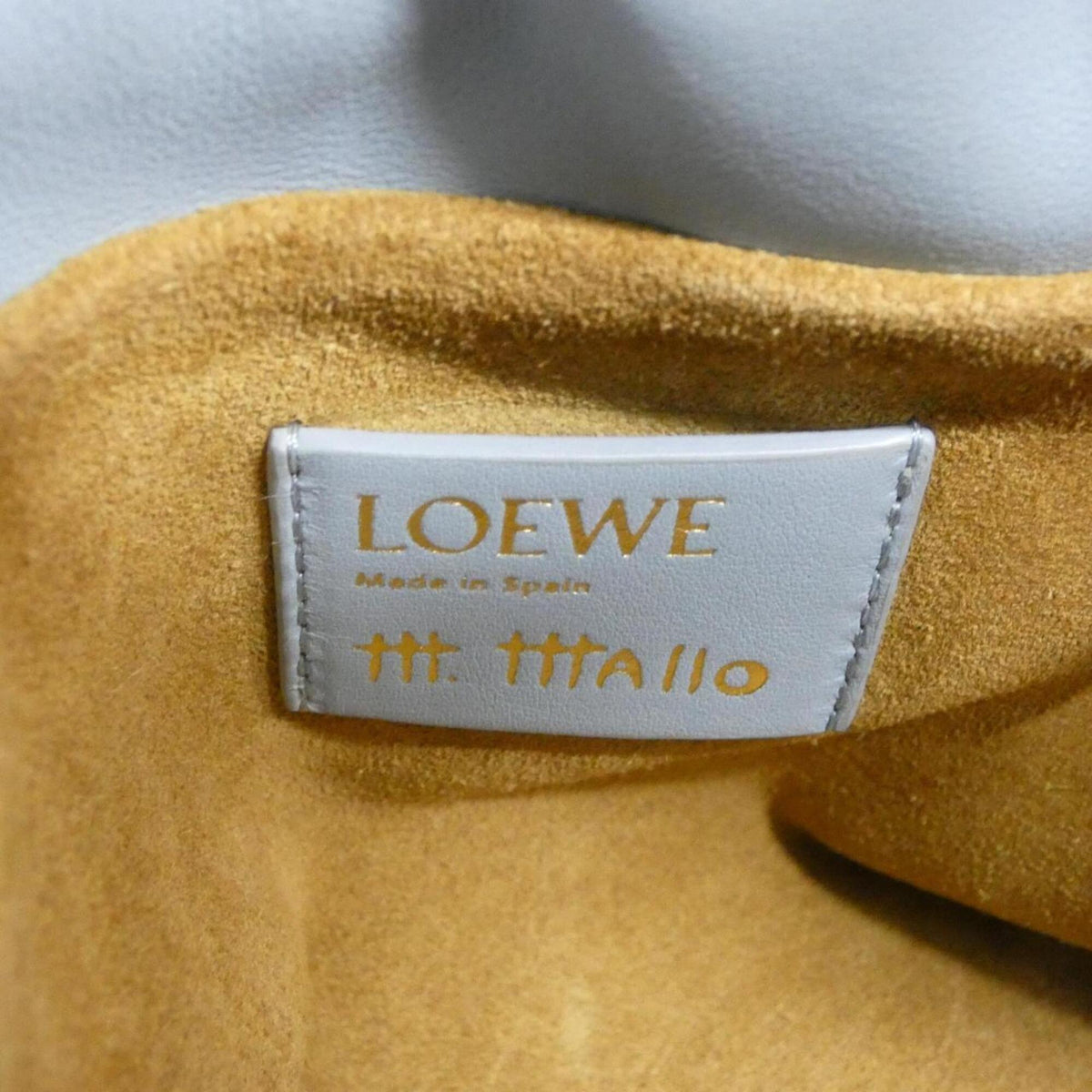 Loewe Light Blue Leather Handbag (Pre-Owned)