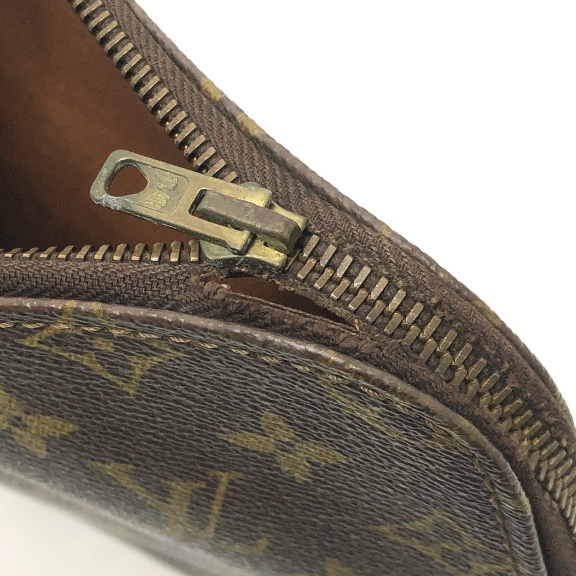 Louis Vuitton Brown Monogram Canvas Clutch Bag (Pre-Owned)