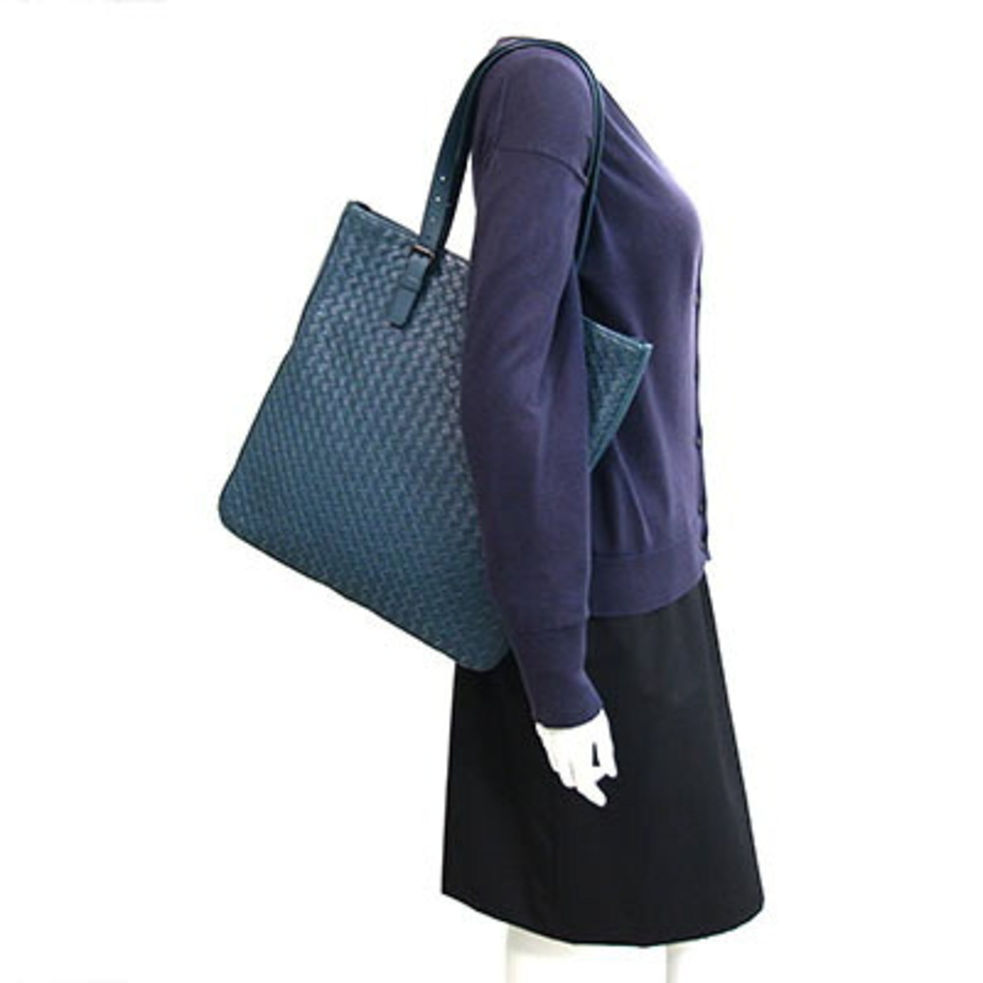 Bottega Veneta Intrecciato Navy Leather Tote Bag (Pre-Owned)