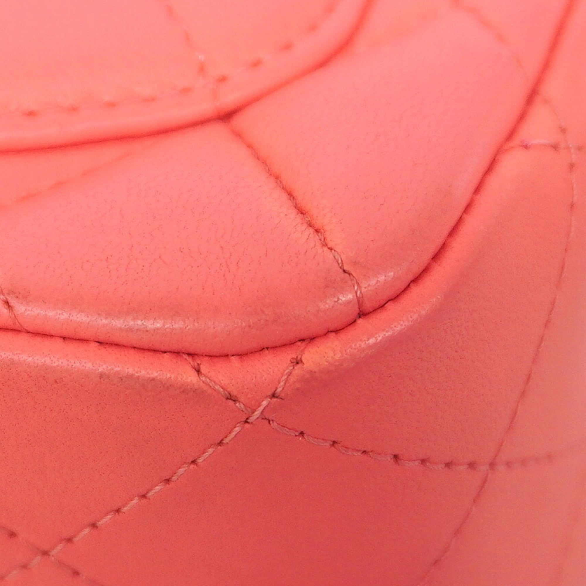 Chanel Pink Leather Shoulder Bag (Pre-Owned)