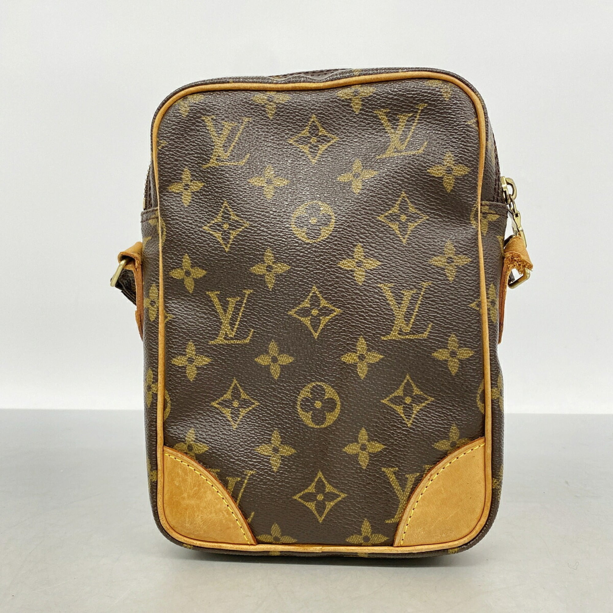 Louis Vuitton Brown Shoulder Bag (Pre-Owned)