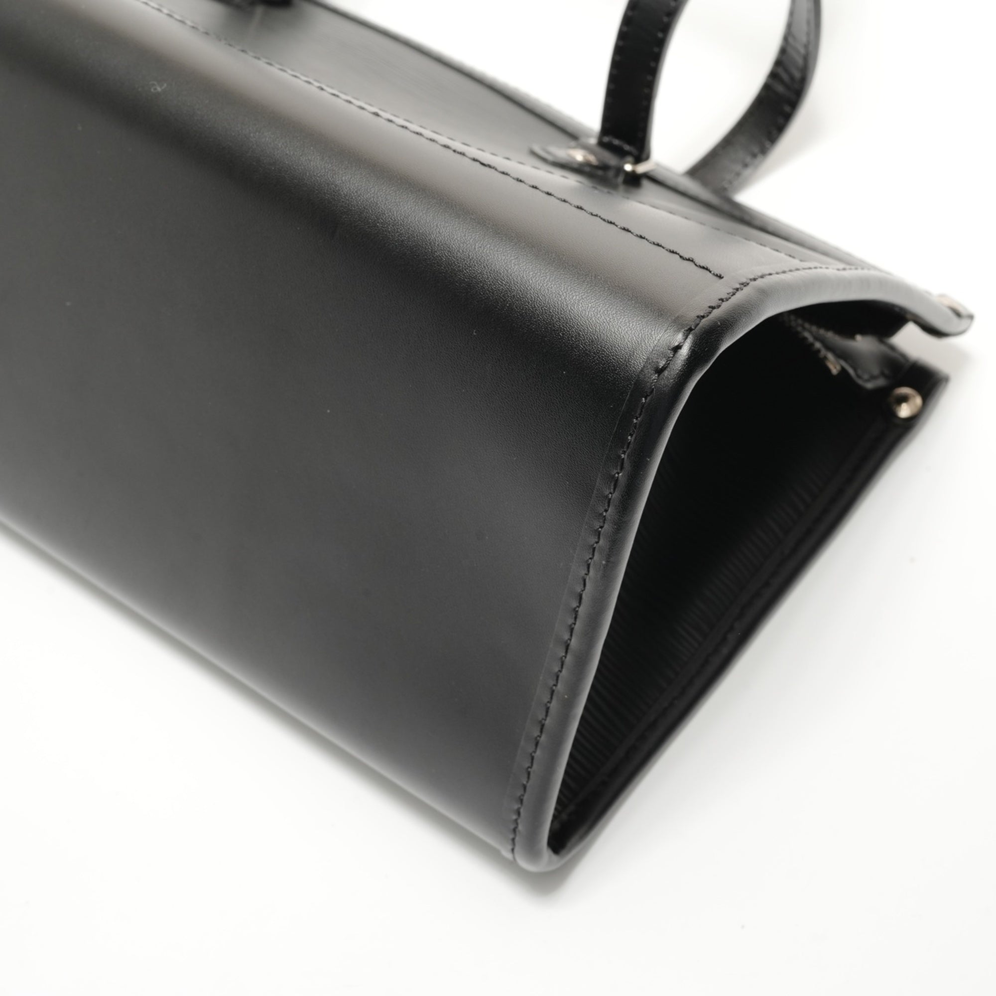 Louis Vuitton Black Shoulder Bag (Pre-Owned)