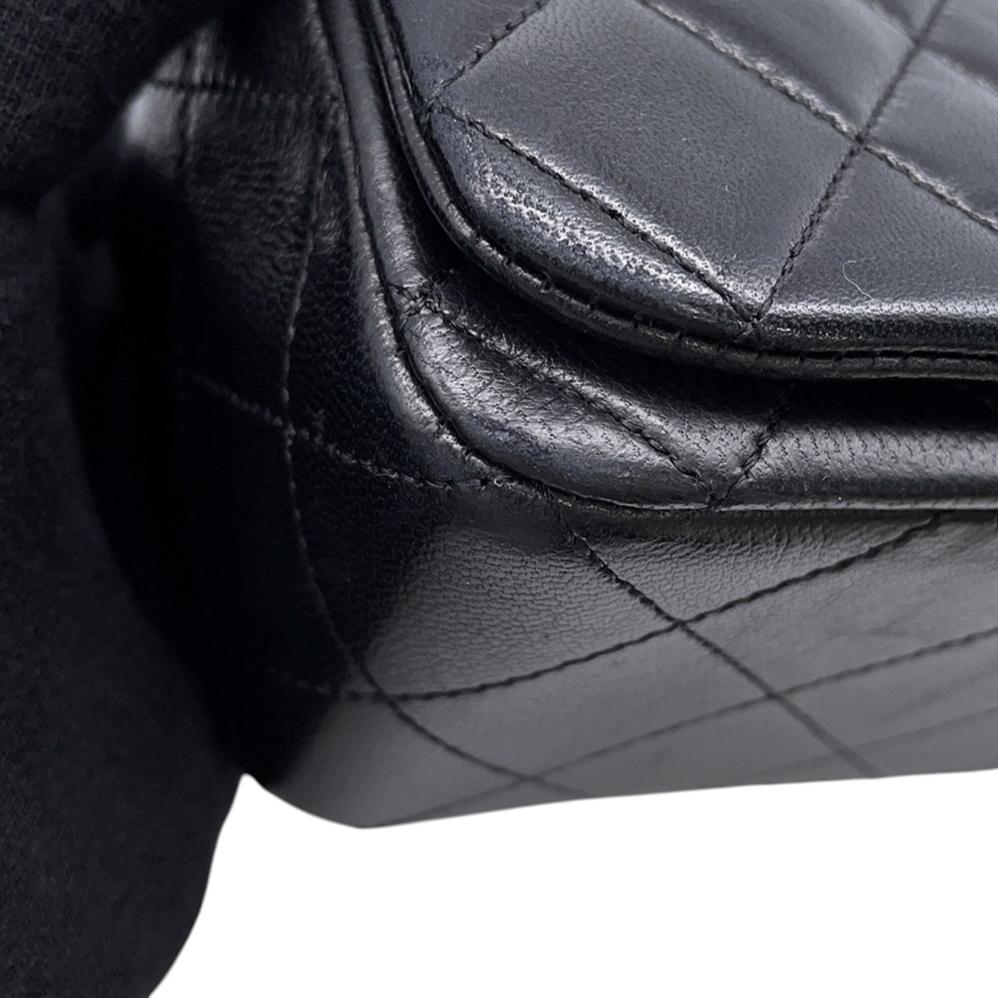 Chanel Black Leather Handbag Shoulder Bag (Pre-Owned)