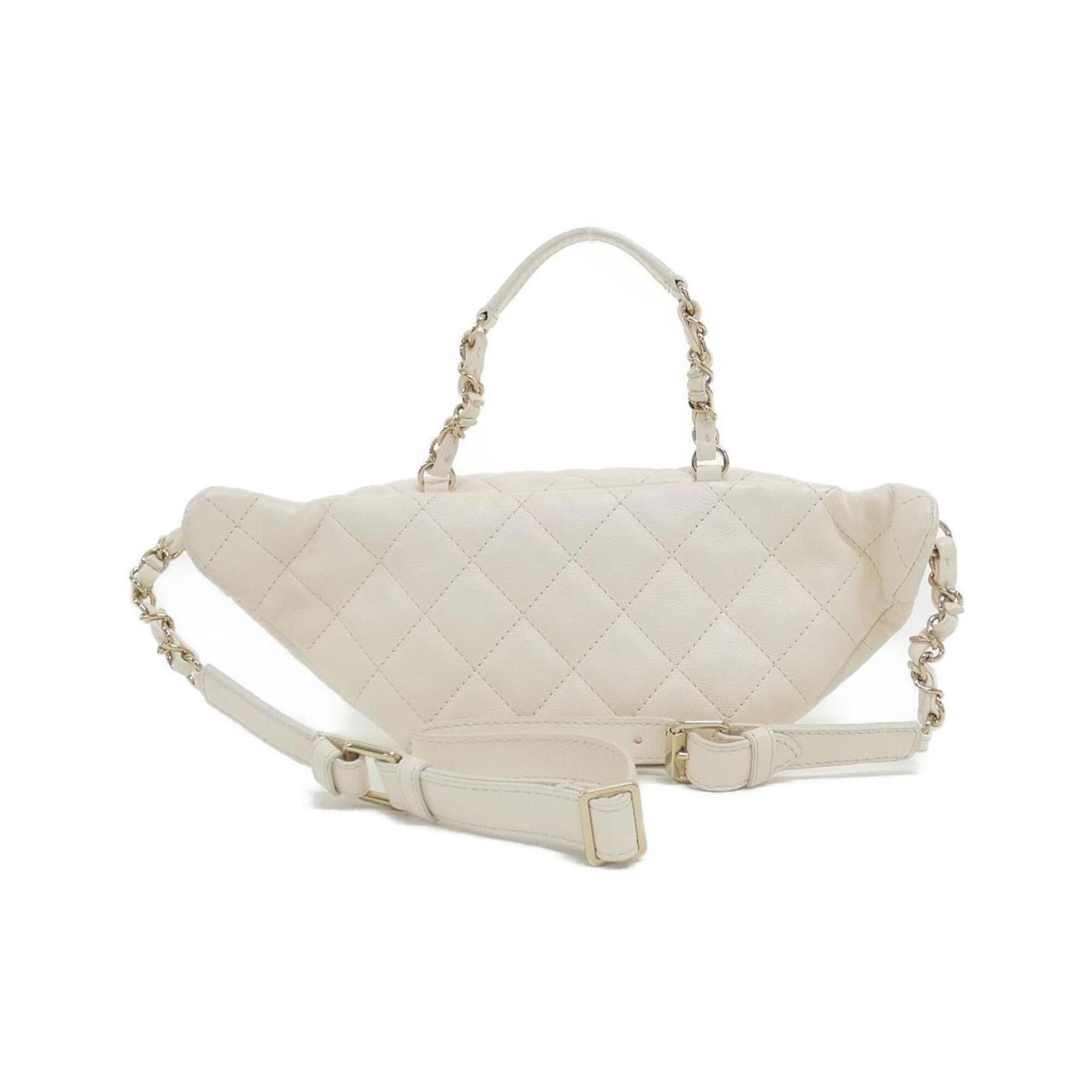 Chanel Ivory Leather Fanny Pack (Pre-Owned)