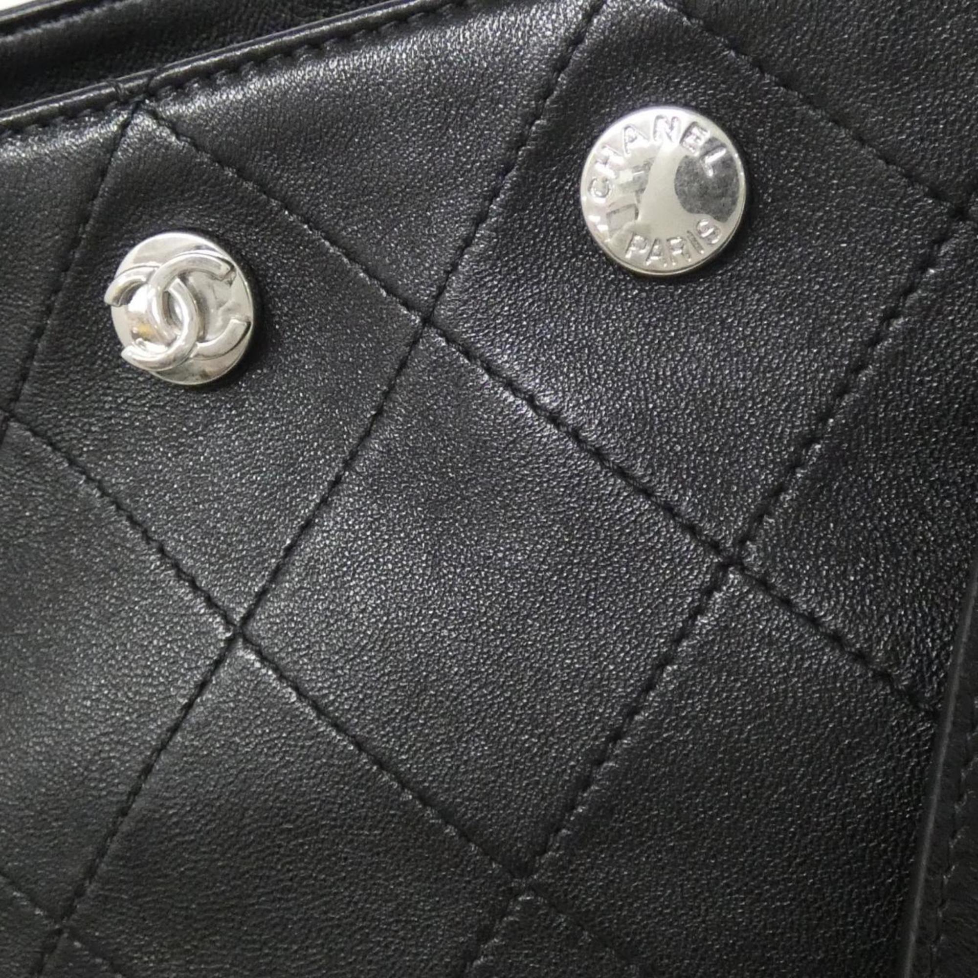 Chanel Black Leather Shoulder Bag (Pre-Owned)