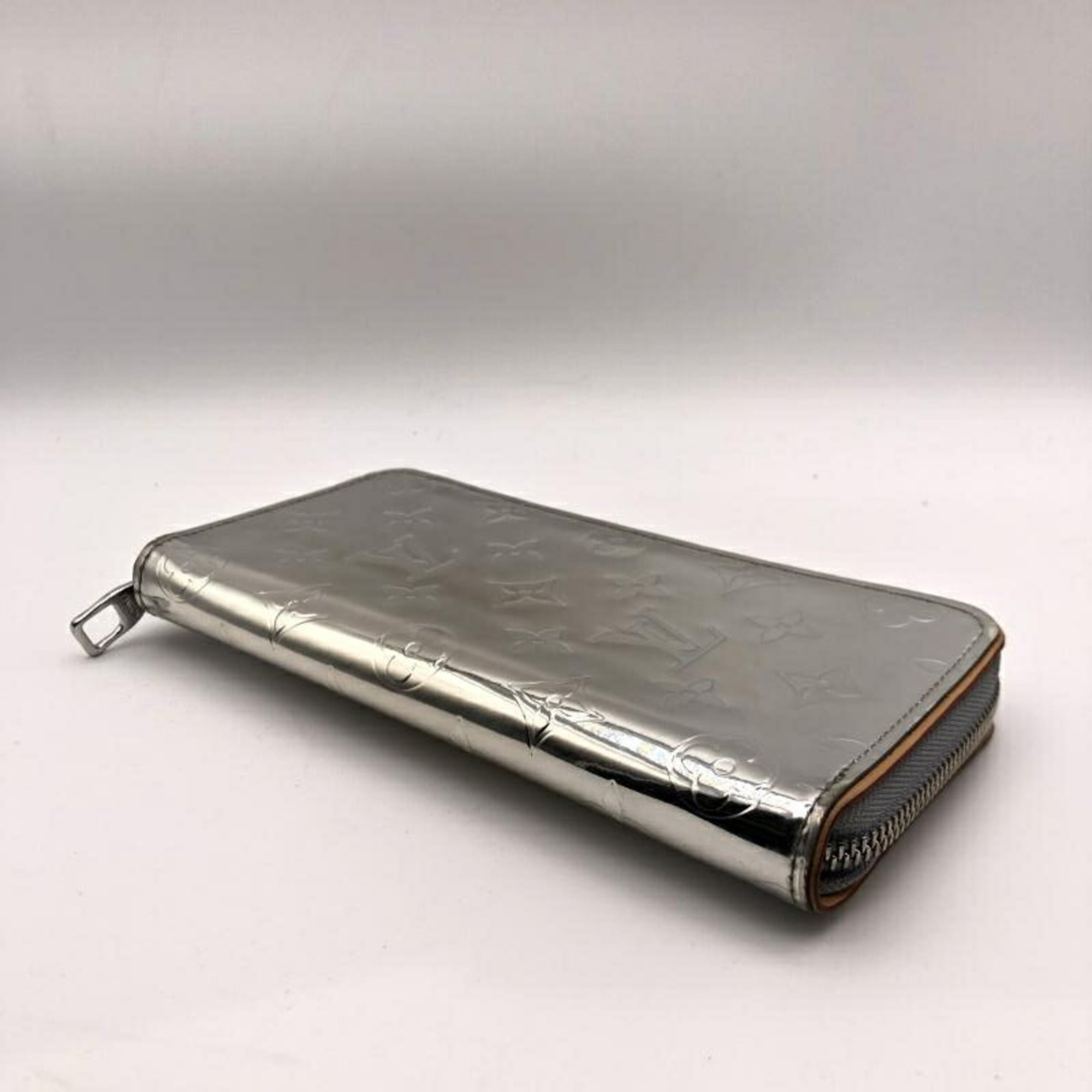 Louis Vuitton Silver Long Wallet (Bi-Fold) (Pre-Owned)