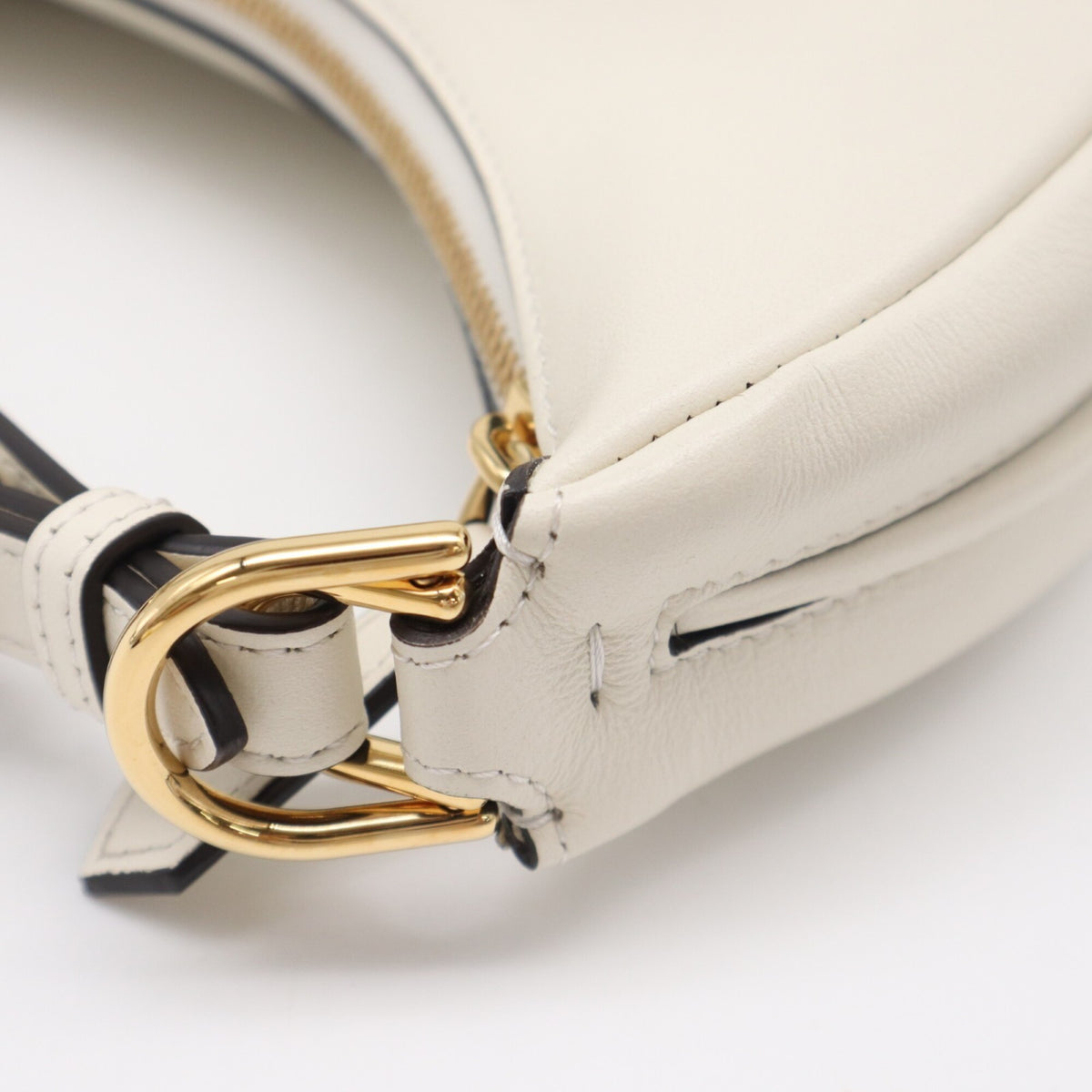 Fendi White Leather Handbag (Pre-Owned)