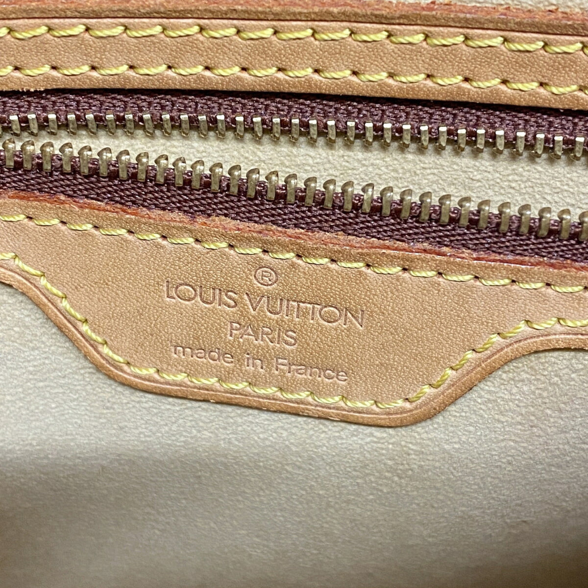 Louis Vuitton Brown Shoulder Bag (Pre-Owned)