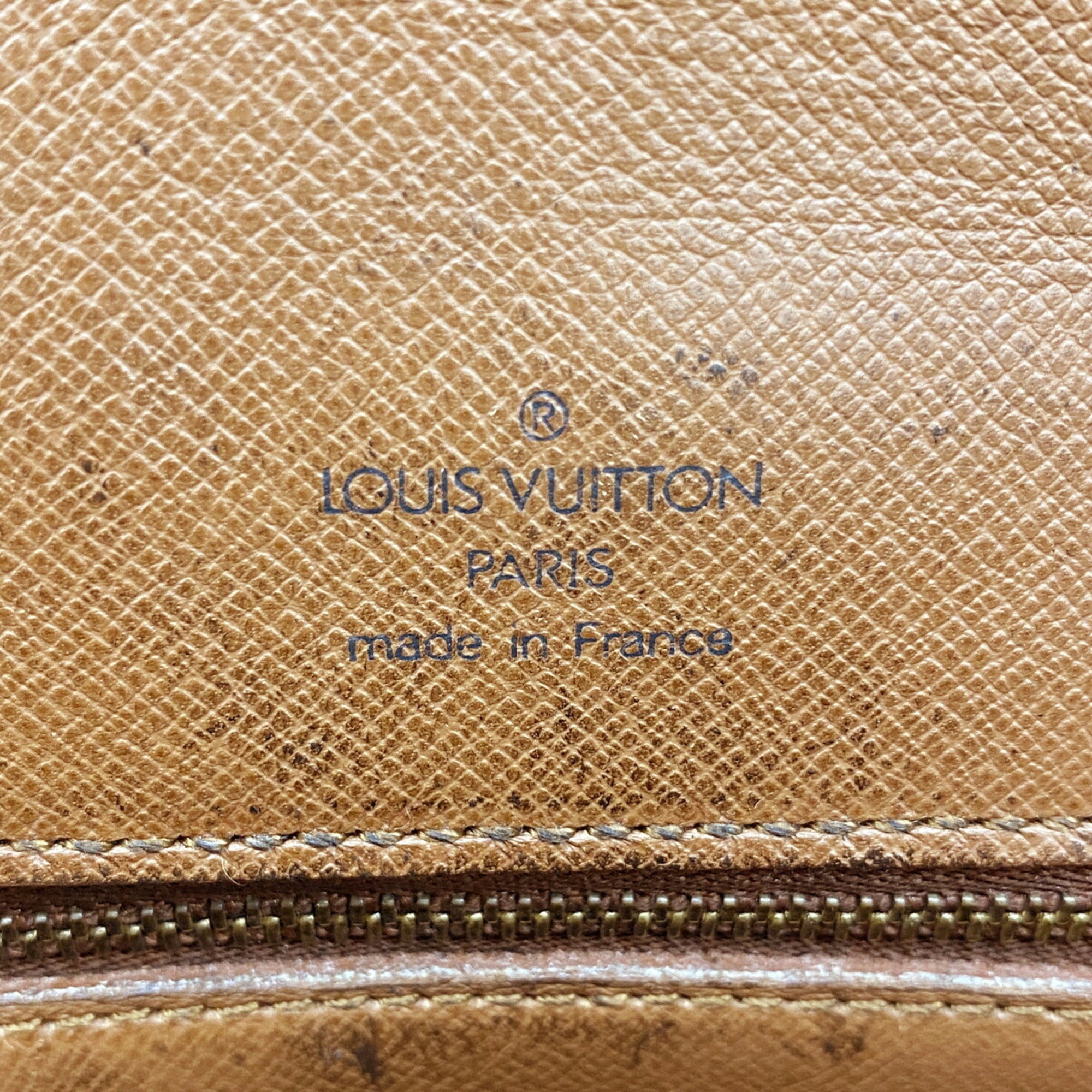 Louis Vuitton Brown Shoulder Bag (Pre-Owned)