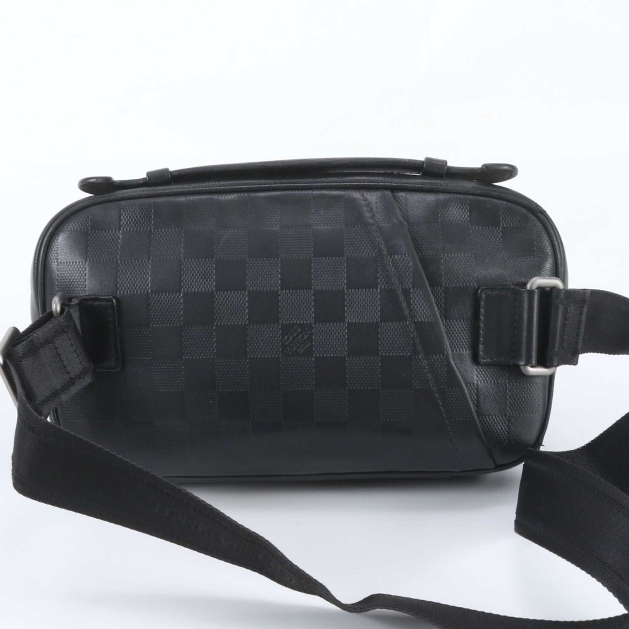 Louis Vuitton Onyx Leather Pouch Sling Bag (Pre-Owned)