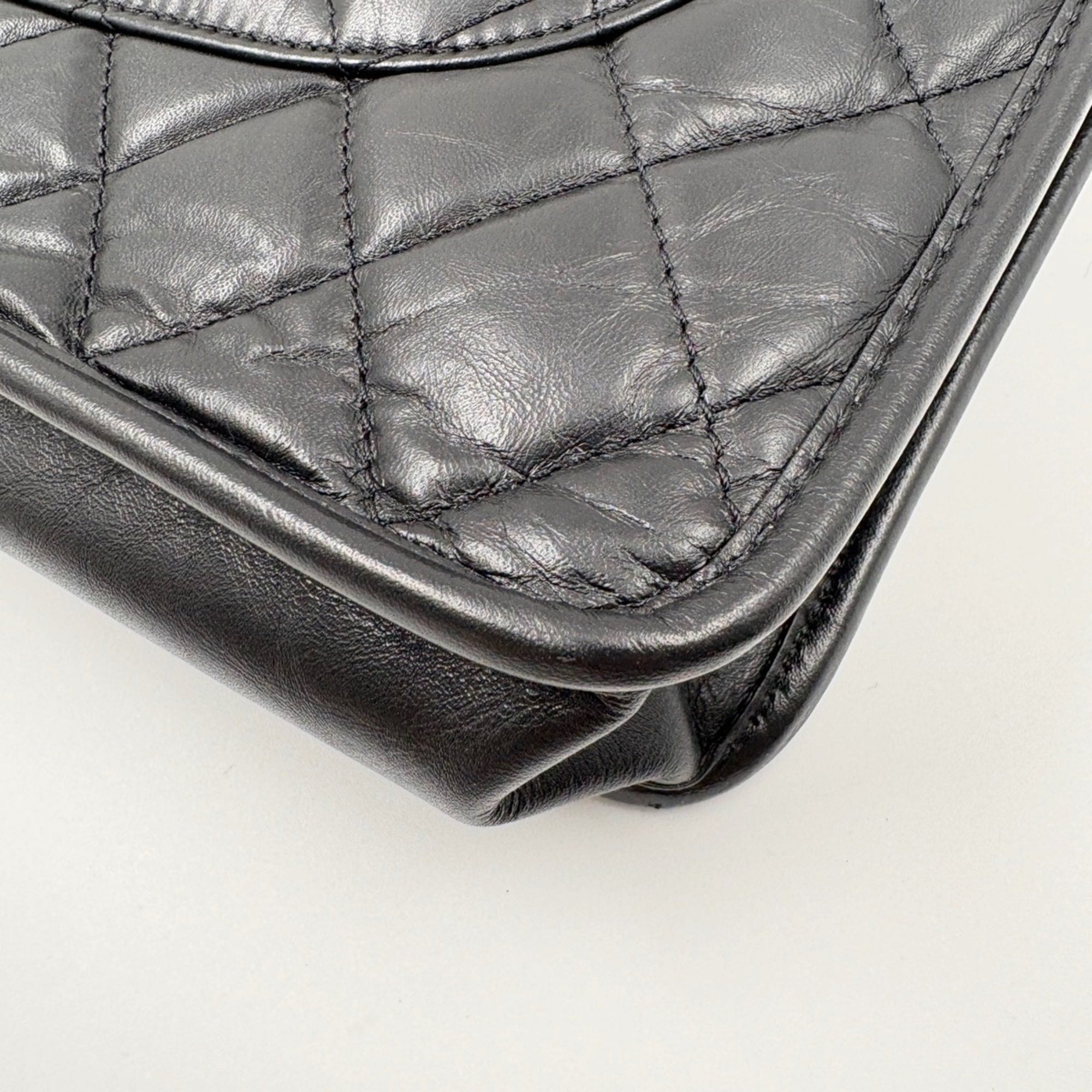 Chanel Black Handbag (Pre-Owned)