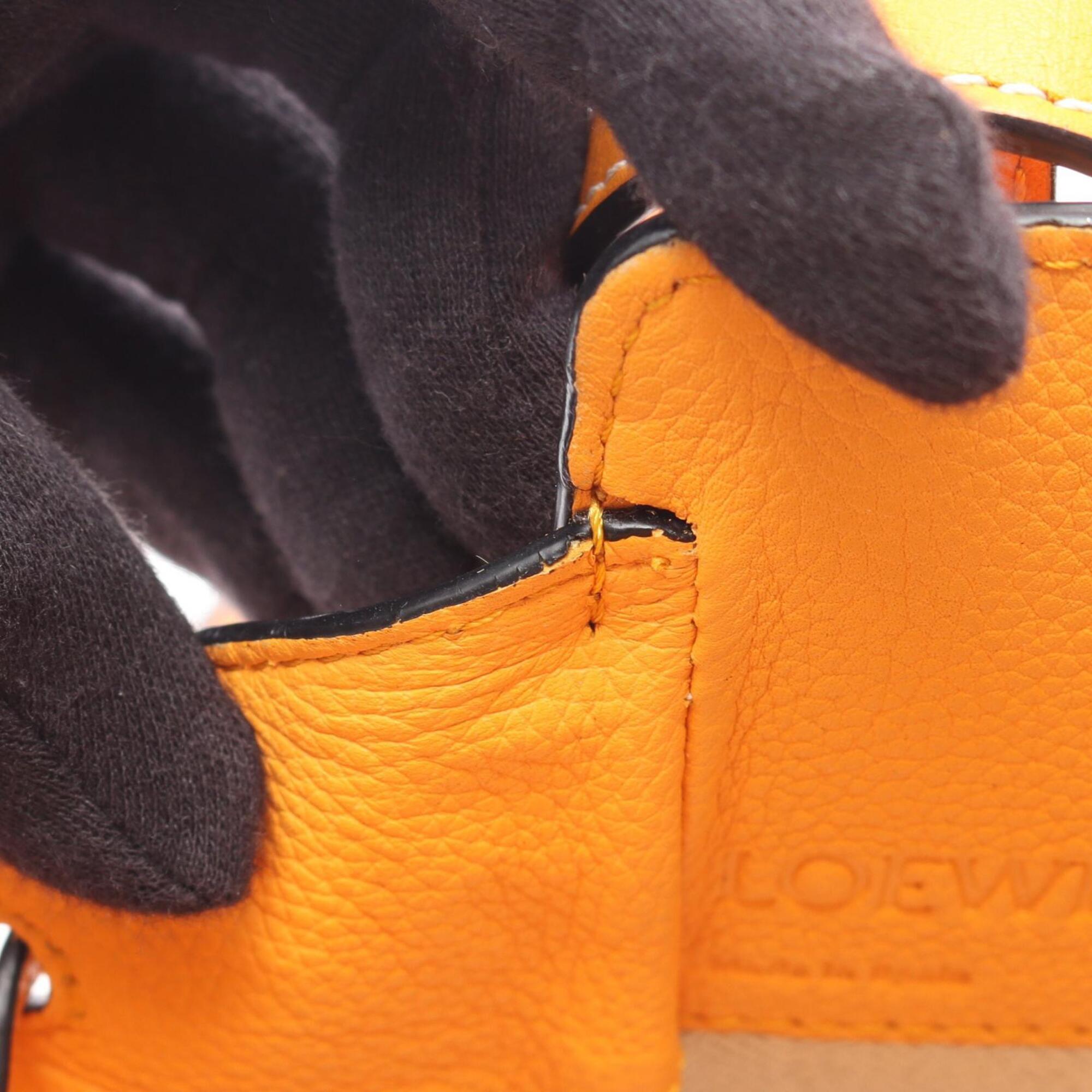 Loewe Orange Leather Handbag (Pre-Owned)