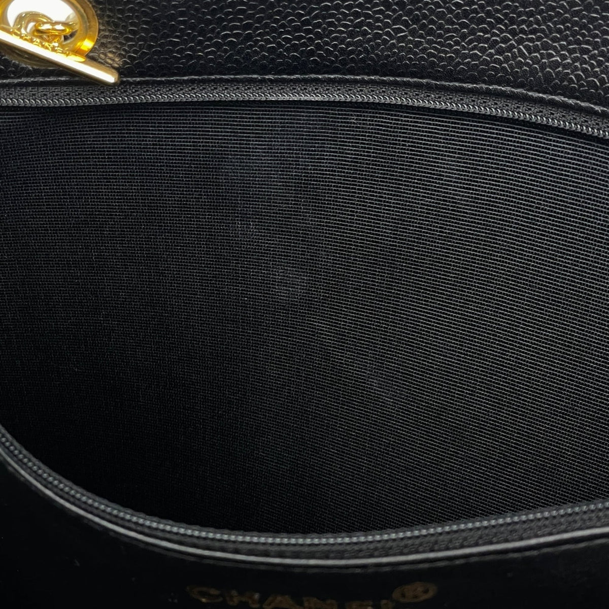 Chanel Black Grained Calfskin Tote Bag (Pre-Owned)