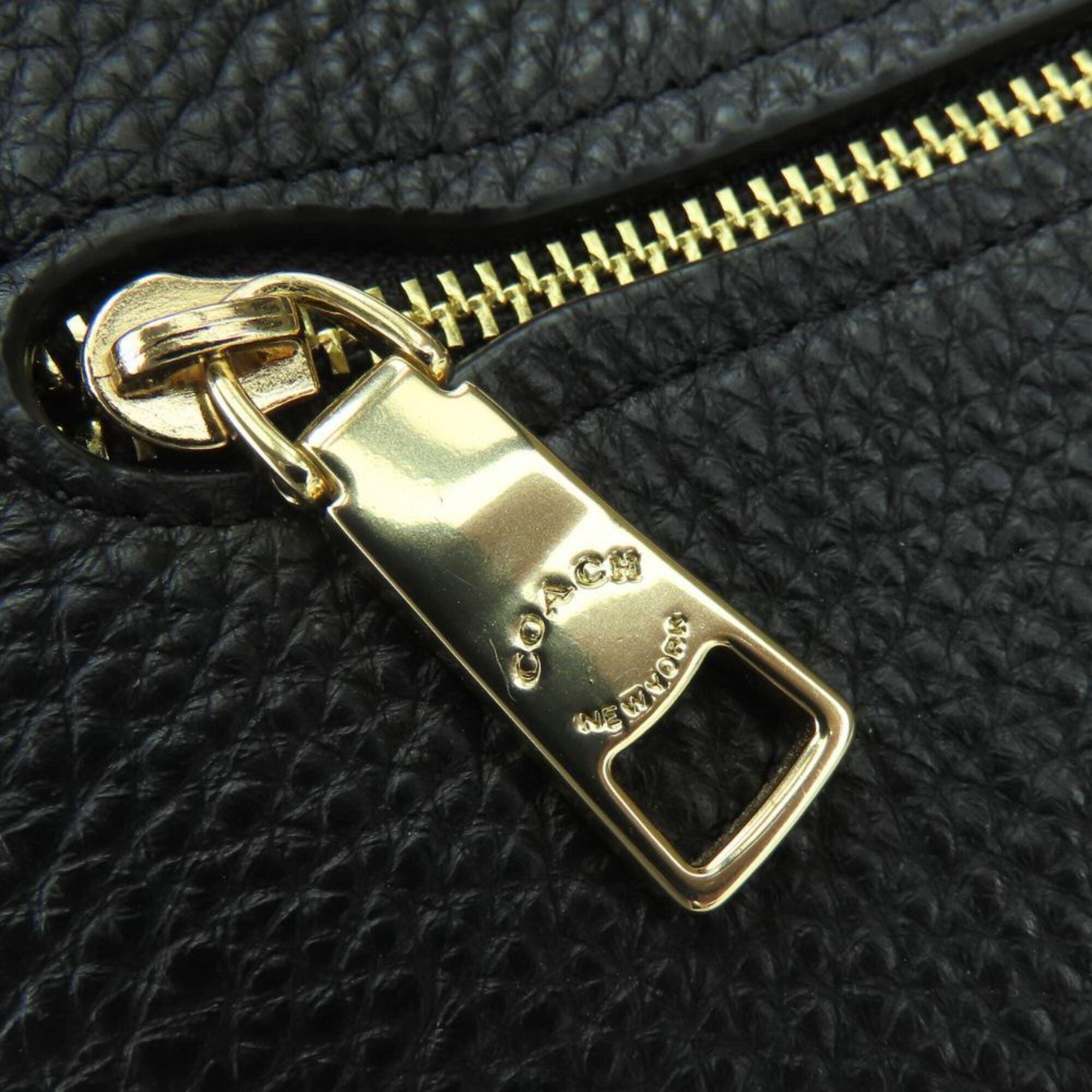Coach Black Leather Tote Bag (Pre-Owned)