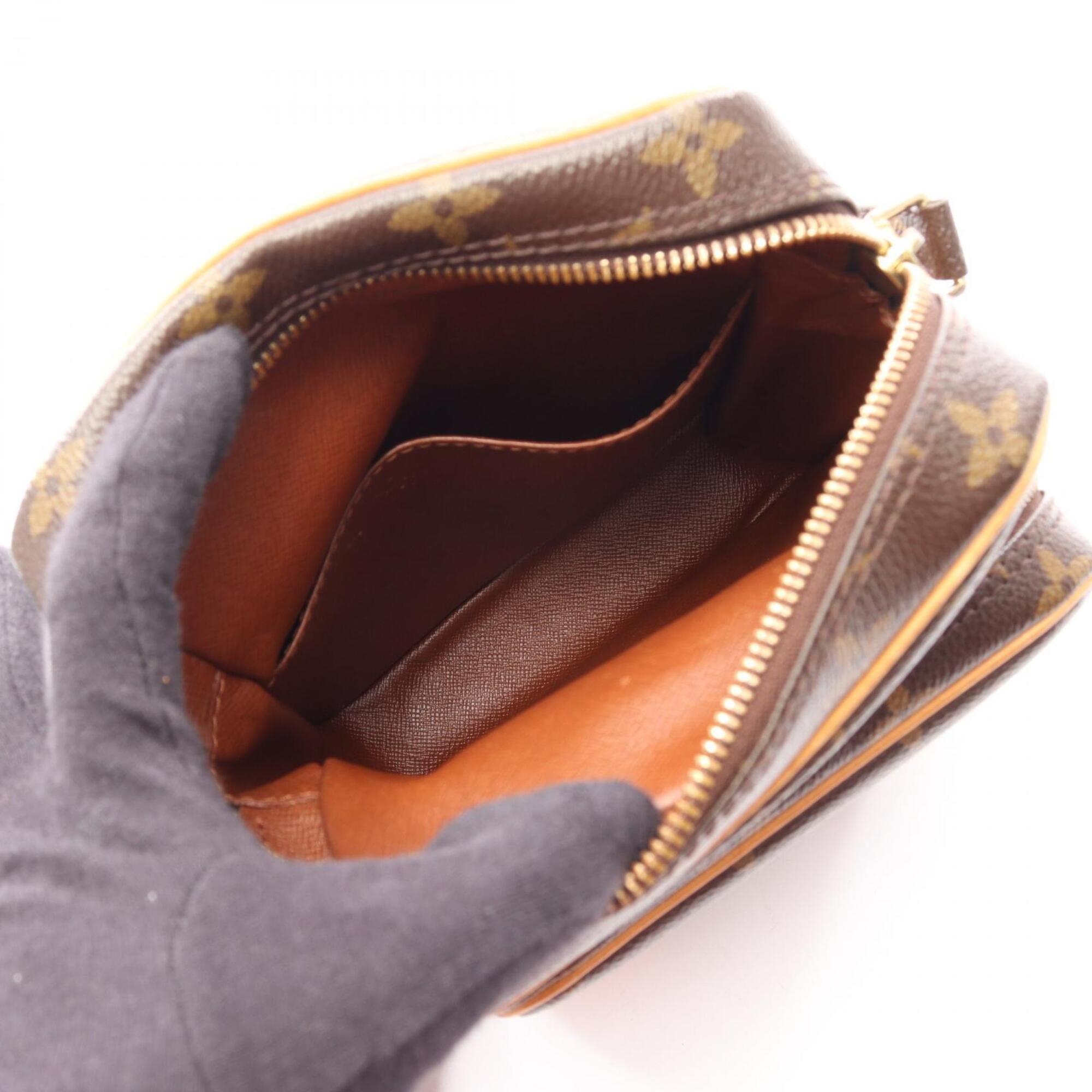 Louis Vuitton Brown Coated Canvas Pvc Monogram Leather Handbag Shoulder Bag (Pre-Owned)