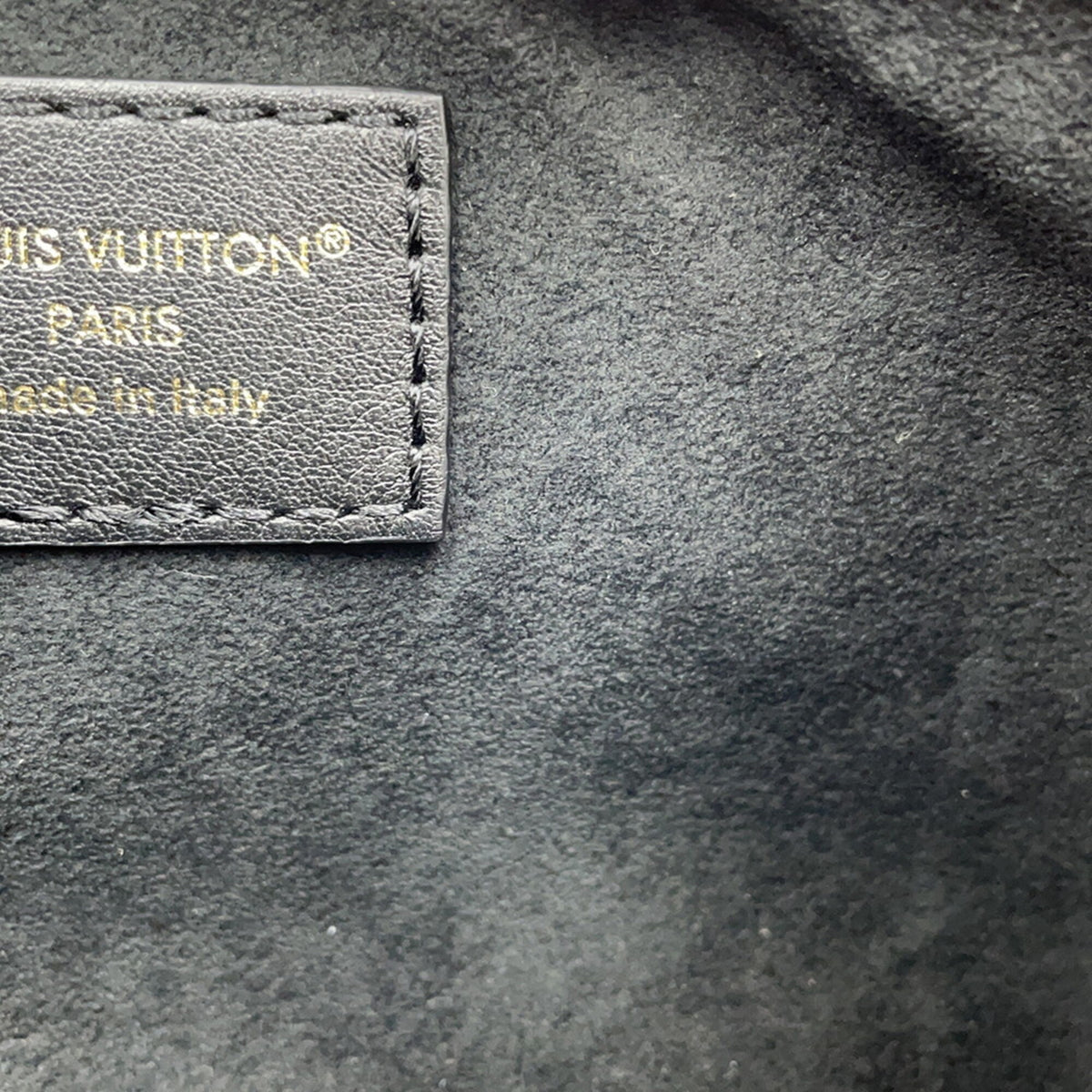 Louis Vuitton Noir Leather Pochette Shoulder Bag (Pre-Owned)