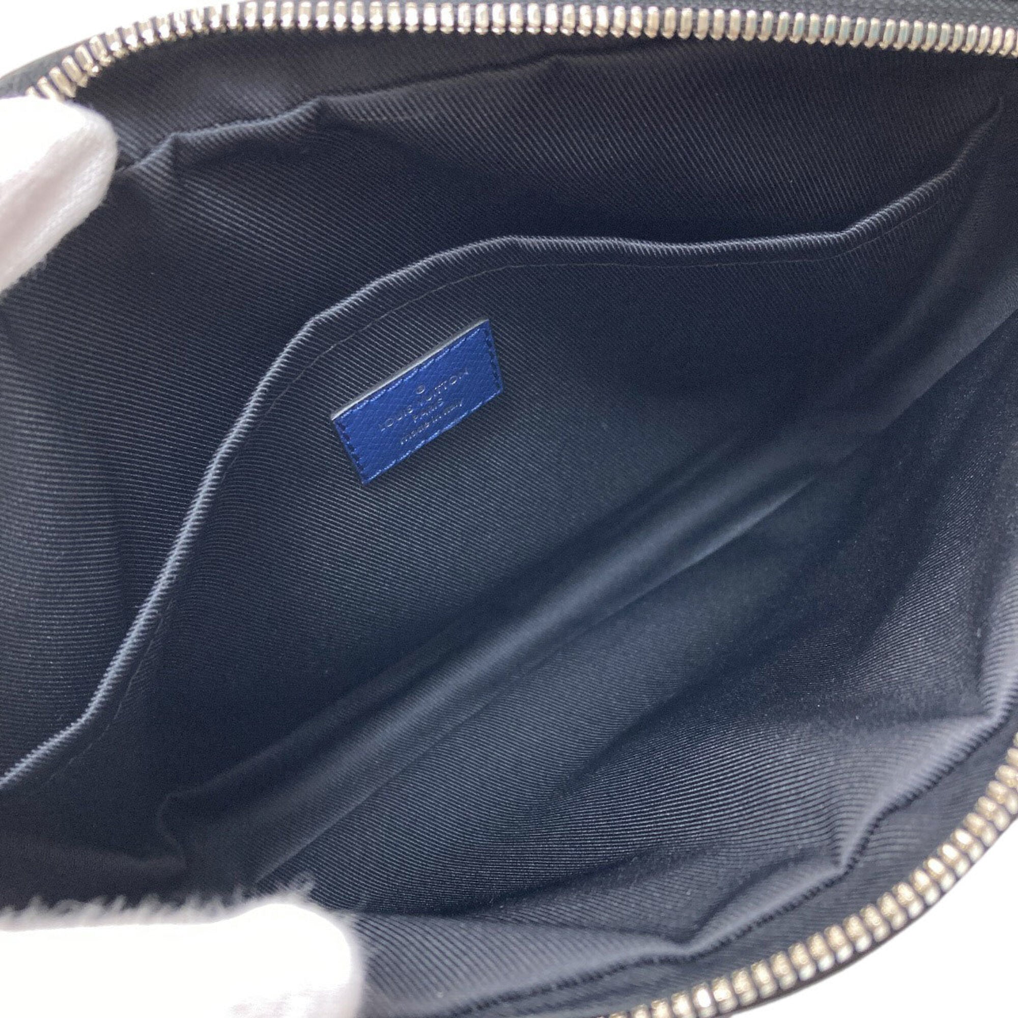 Louis Vuitton Blue Taigarama Shoulder Bag (Pre-Owned)