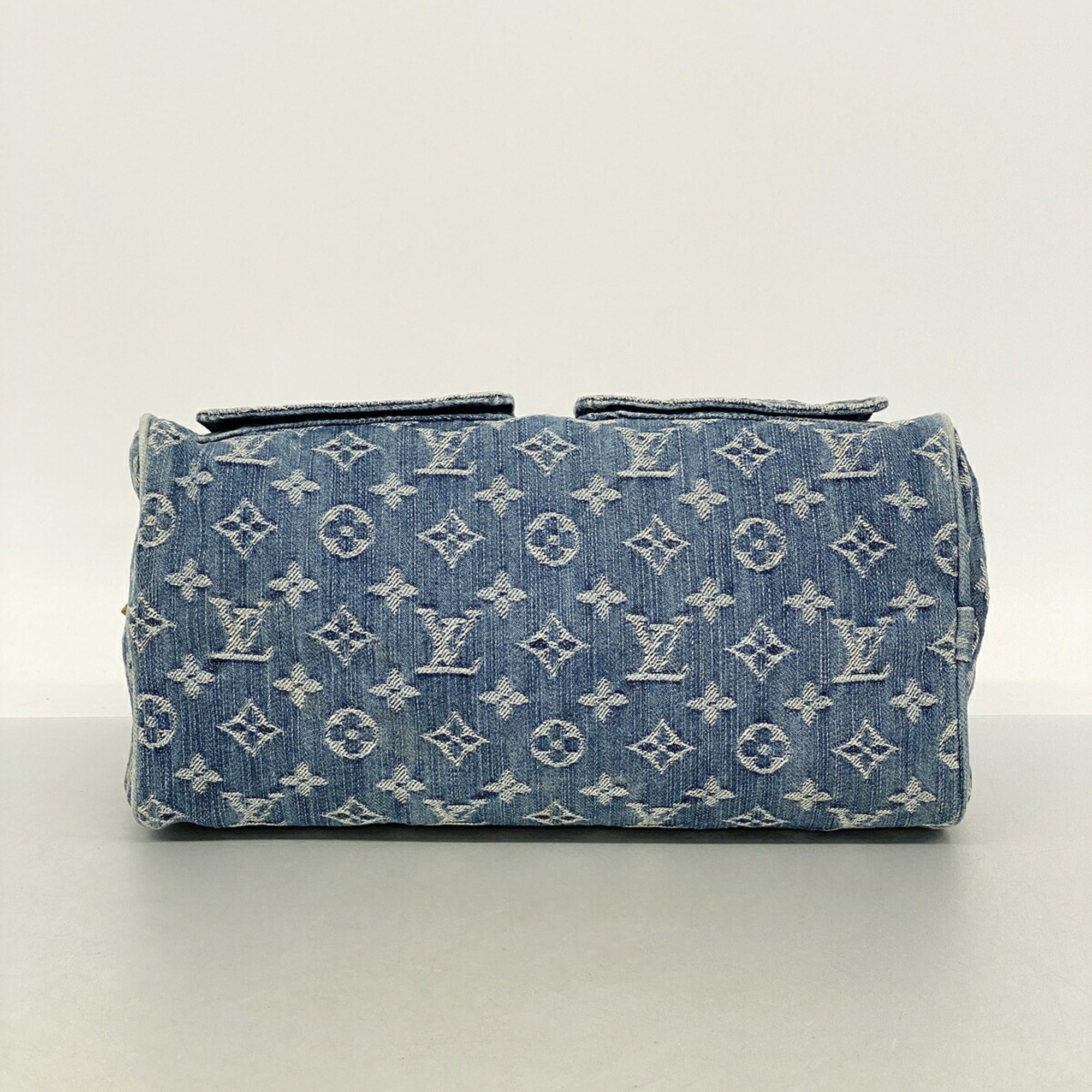 Louis Vuitton Blue Handbag (Pre-Owned)
