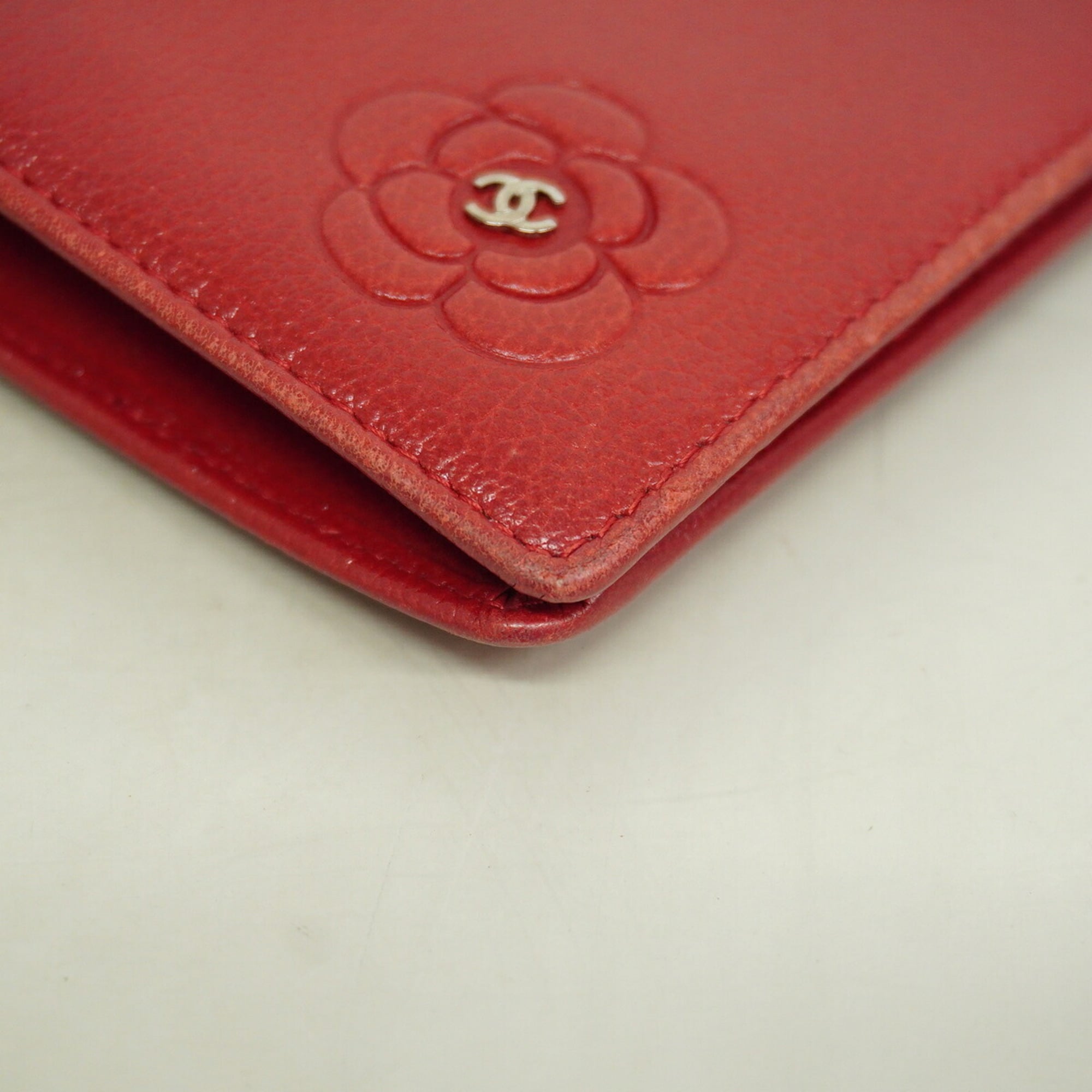Chanel Red Color Leather Long Wallet (Bi-Fold) (Pre-Owned)