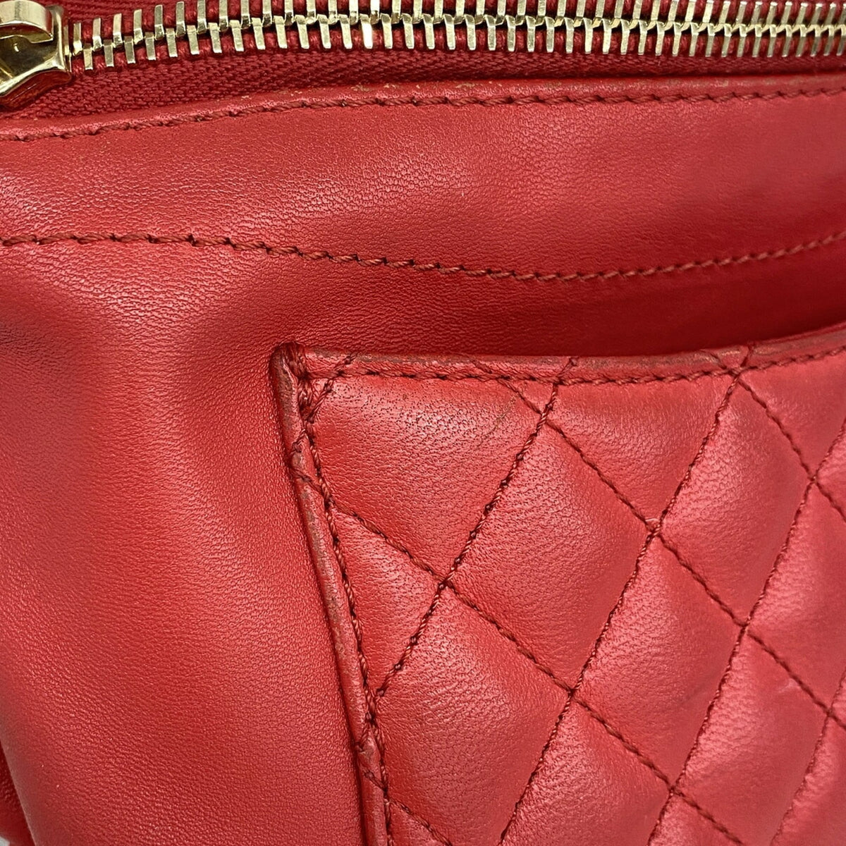 Chanel Red Color Leather Sling Bag (Pre-Owned)