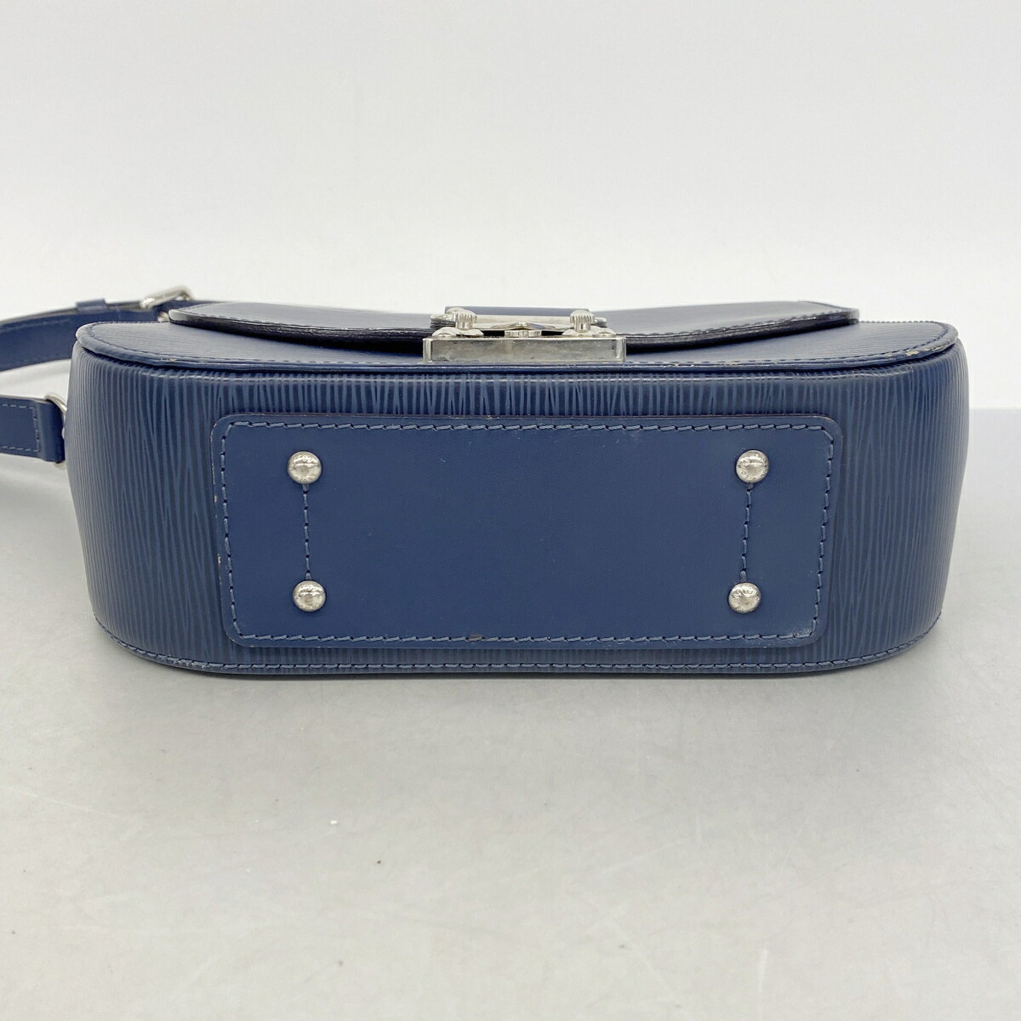 Louis Vuitton Navy Handbag (Pre-Owned)