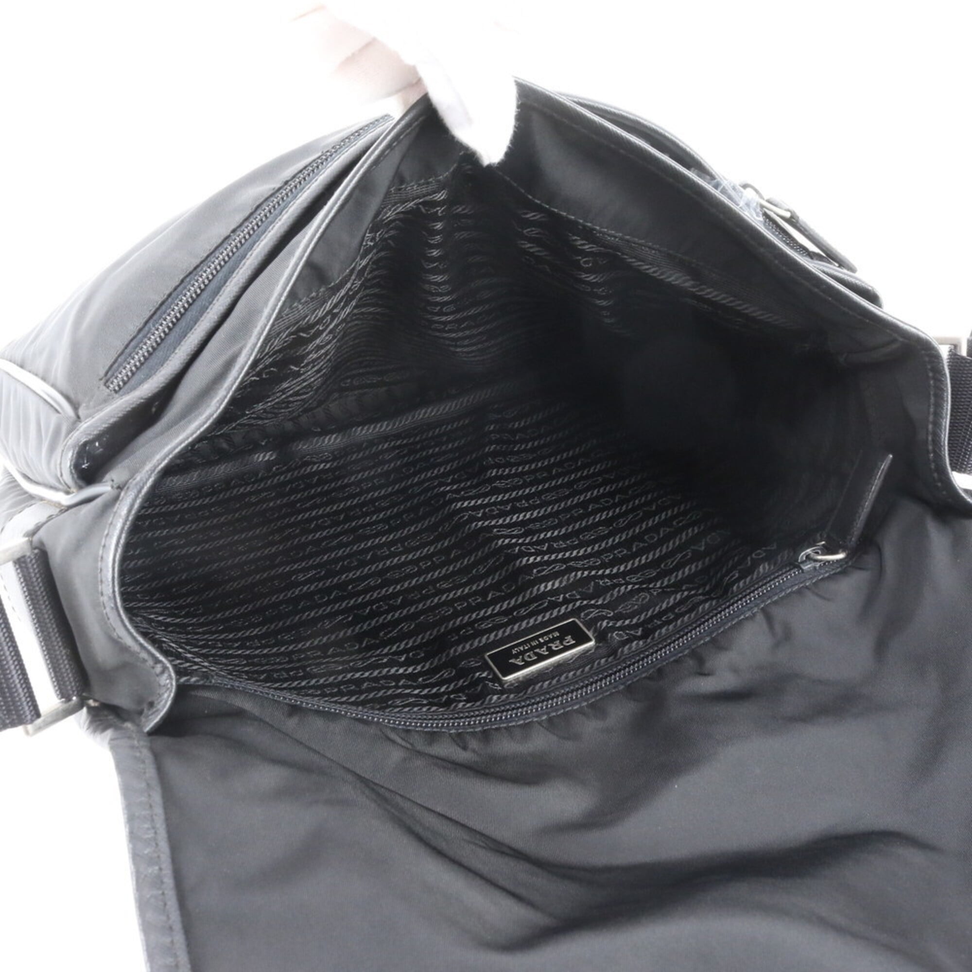 Prada Black Nylon Leather Shoulder Bag (Pre-Owned)