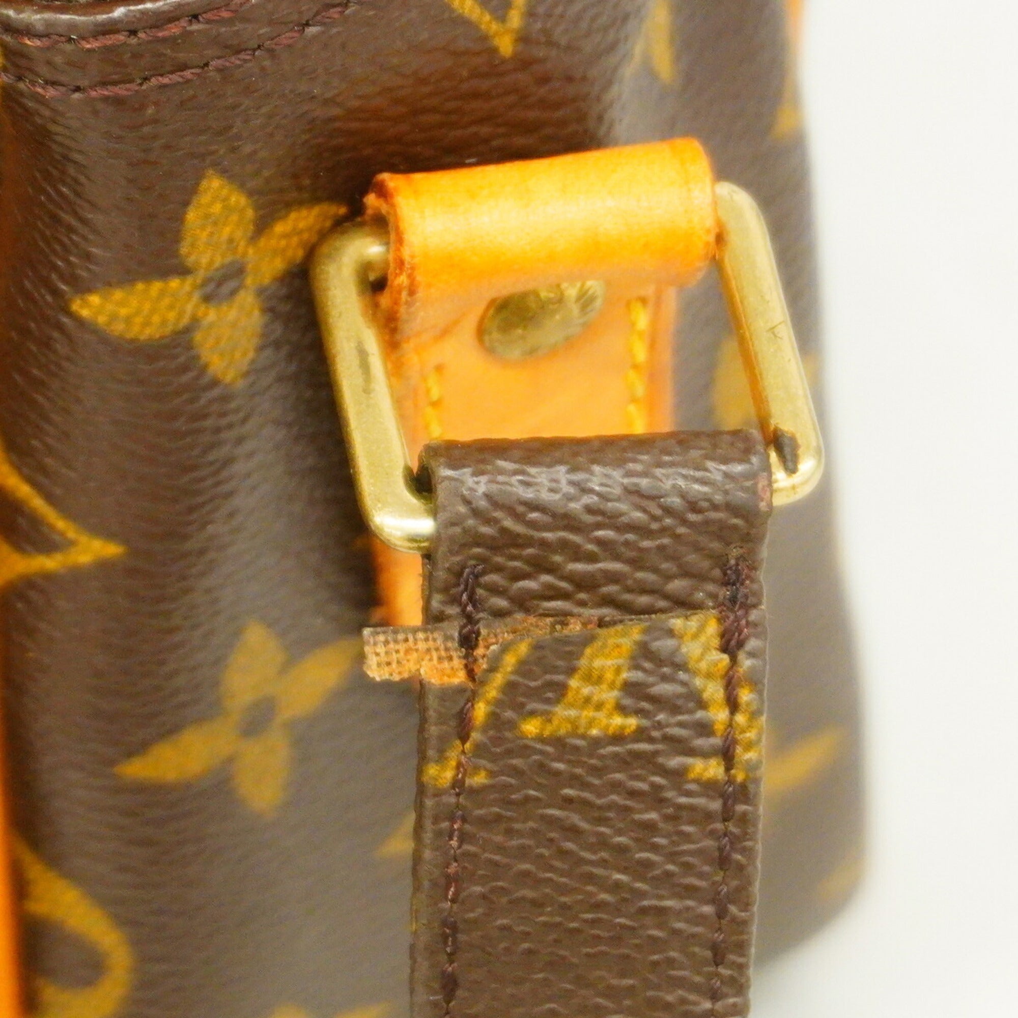 Louis Vuitton Brown Shoulder Bag (Pre-Owned)