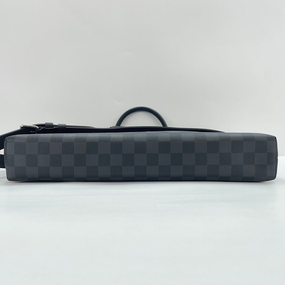 Louis Vuitton Black Handbag (Pre-Owned)