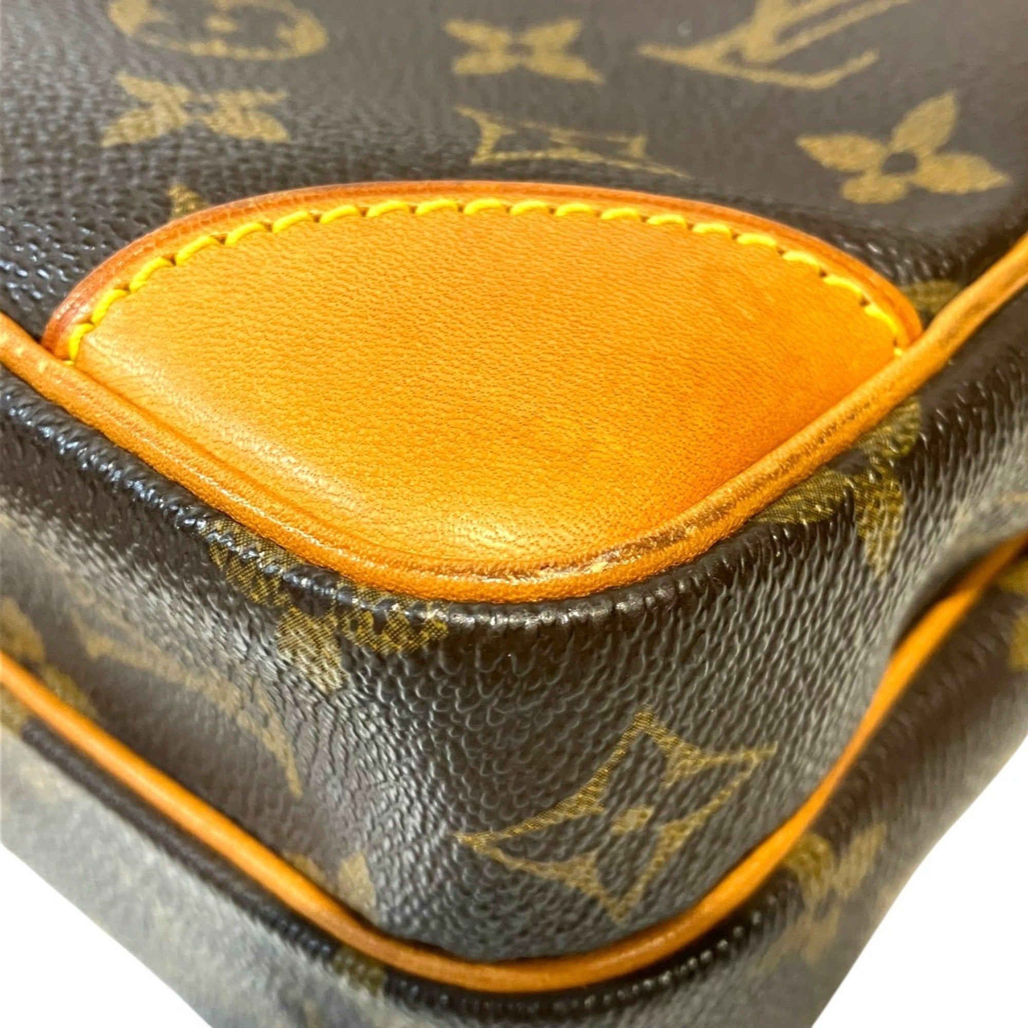 Louis Vuitton Monogram Brown Monogram Shoulder Bag (Pre-Owned)