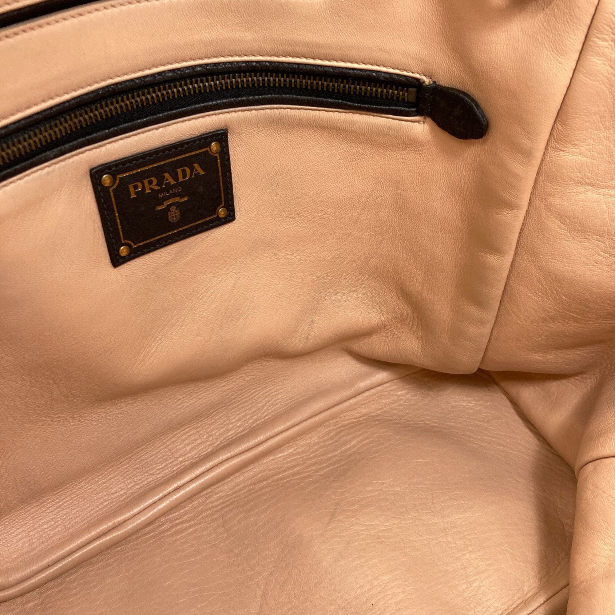 Prada Black Leather Handbag (Pre-Owned)