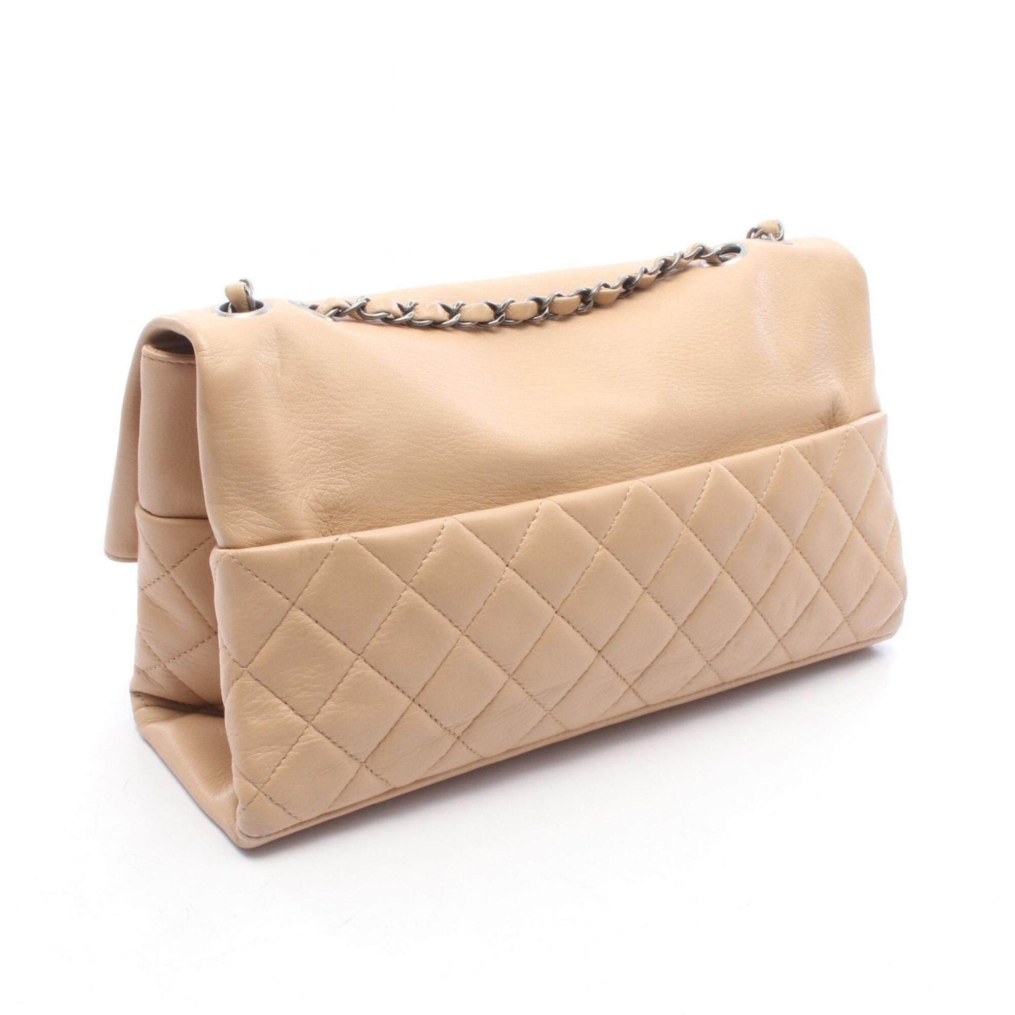 Chanel Beige Leather Handbag Shoulder Bag (Pre-Owned)