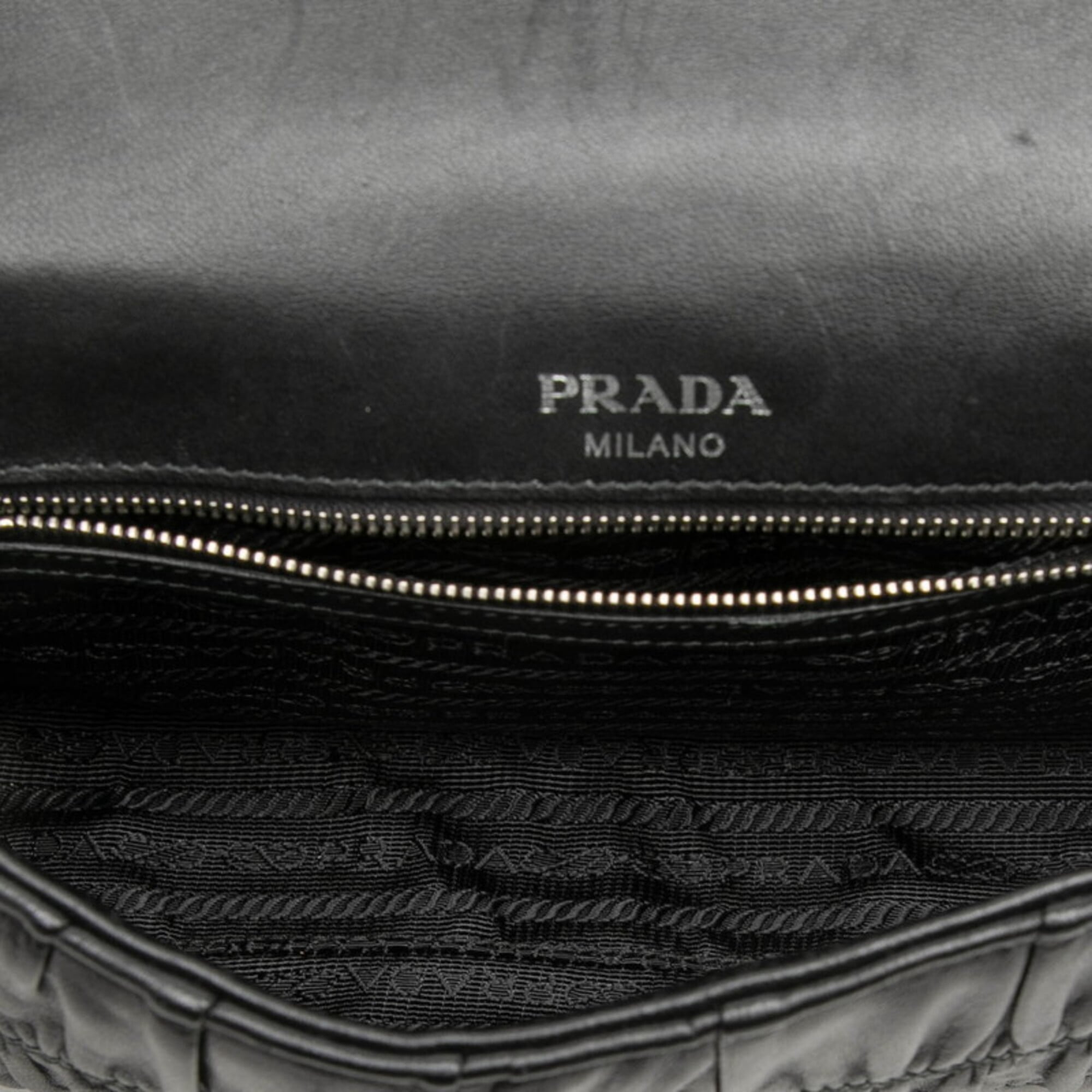 Prada Black Leather Shoulder Bag (Pre-Owned)