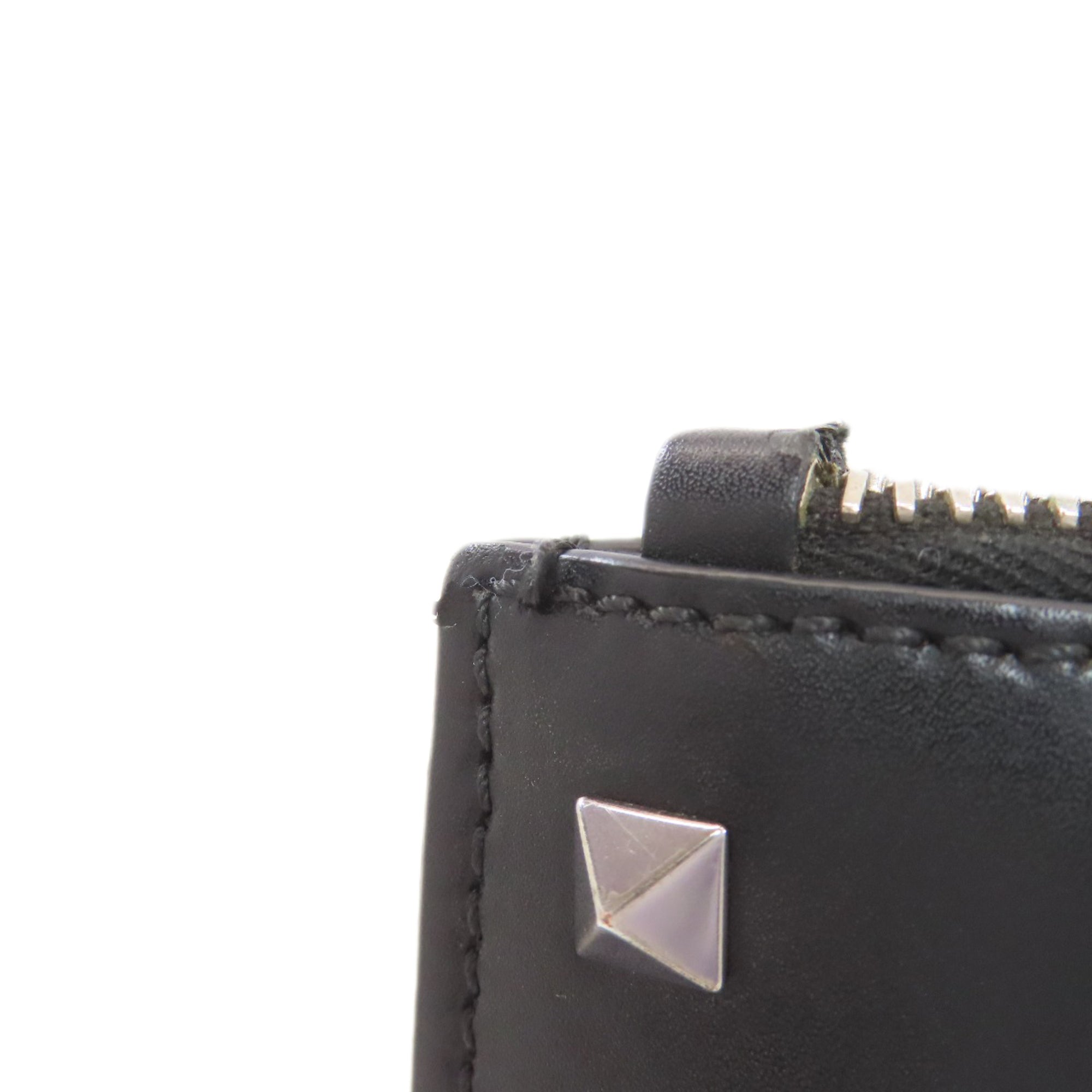 Valentino Black Leather Clutch Bag (Pre-Owned)