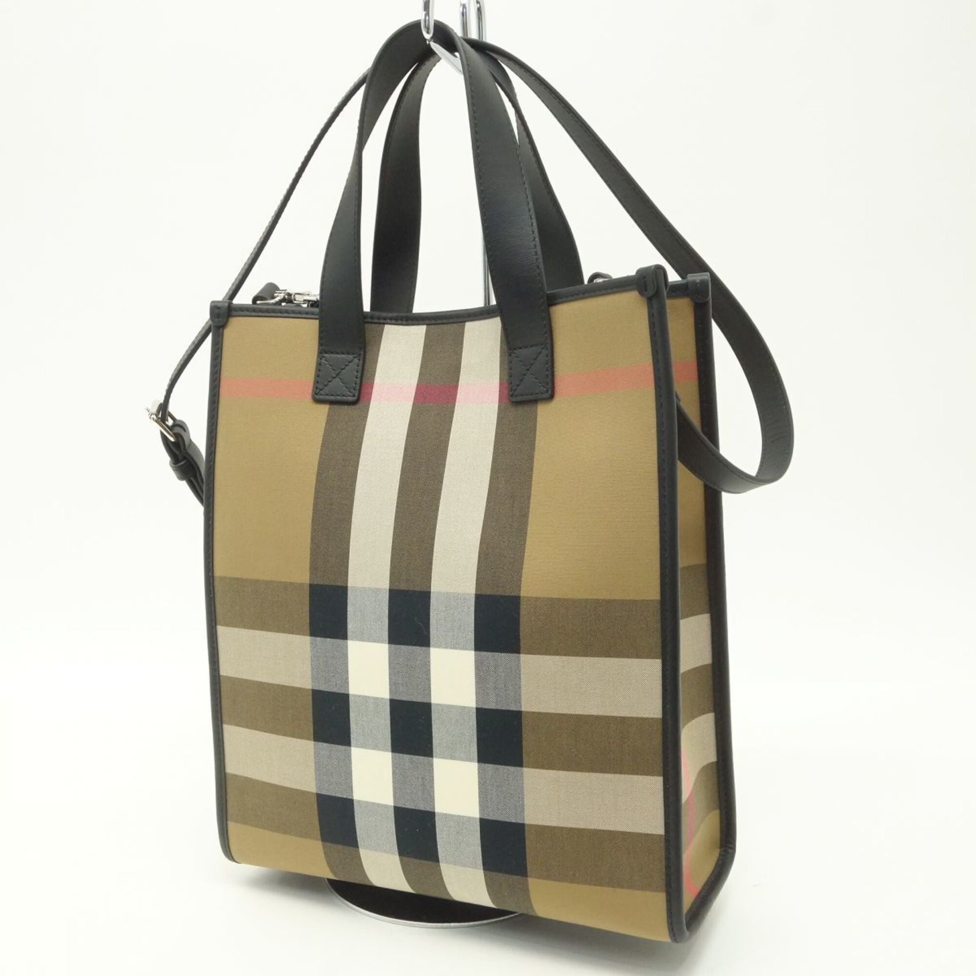 Burberry Tote Bag (Pre-Owned)