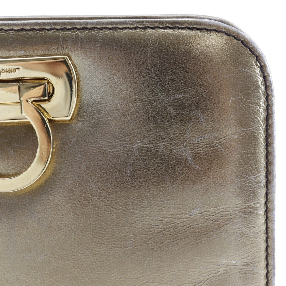 Salvatore Ferragamo Gold Leather Shoulder Bag (Pre-Owned)