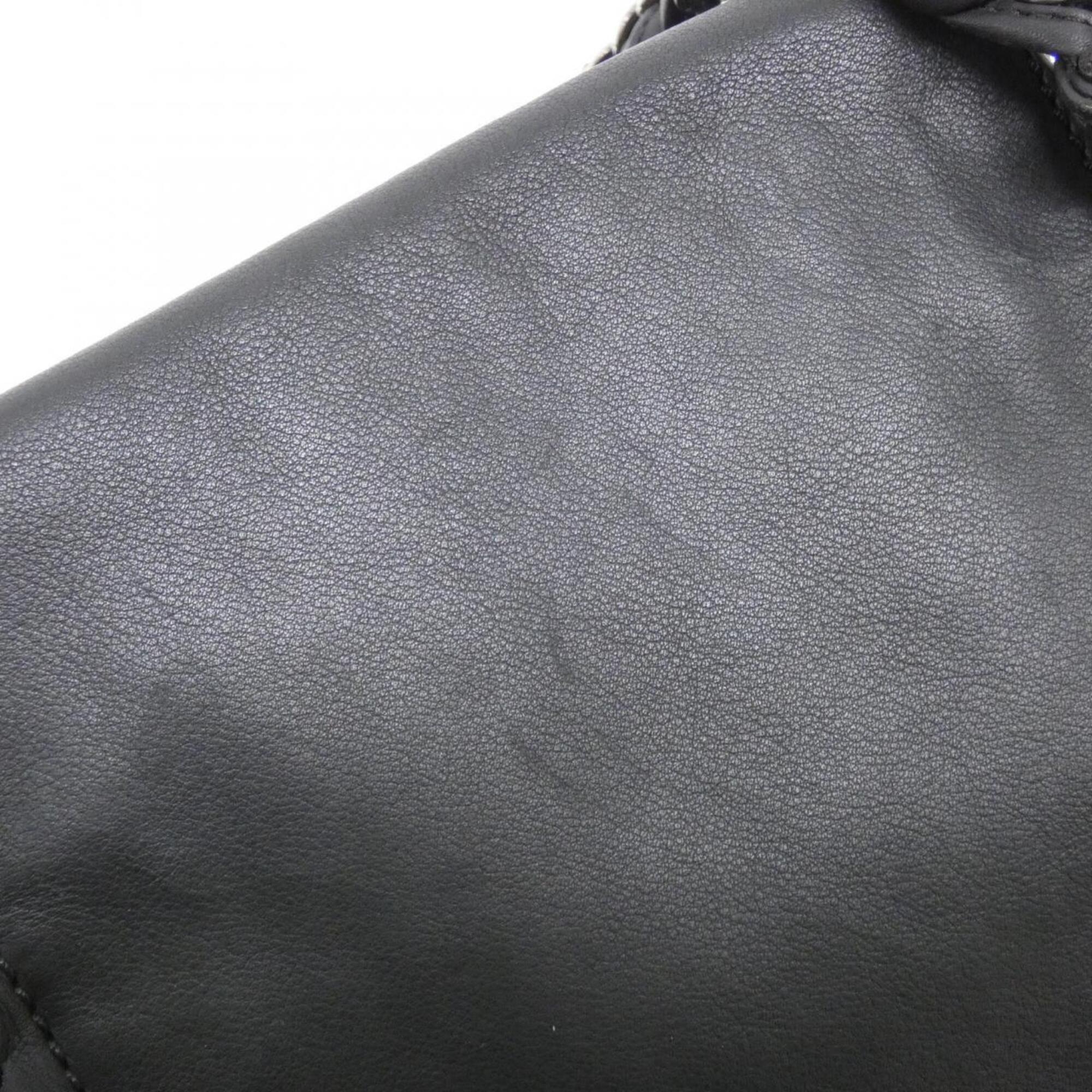 Chanel Black Leather Shoulder Bag (Pre-Owned)