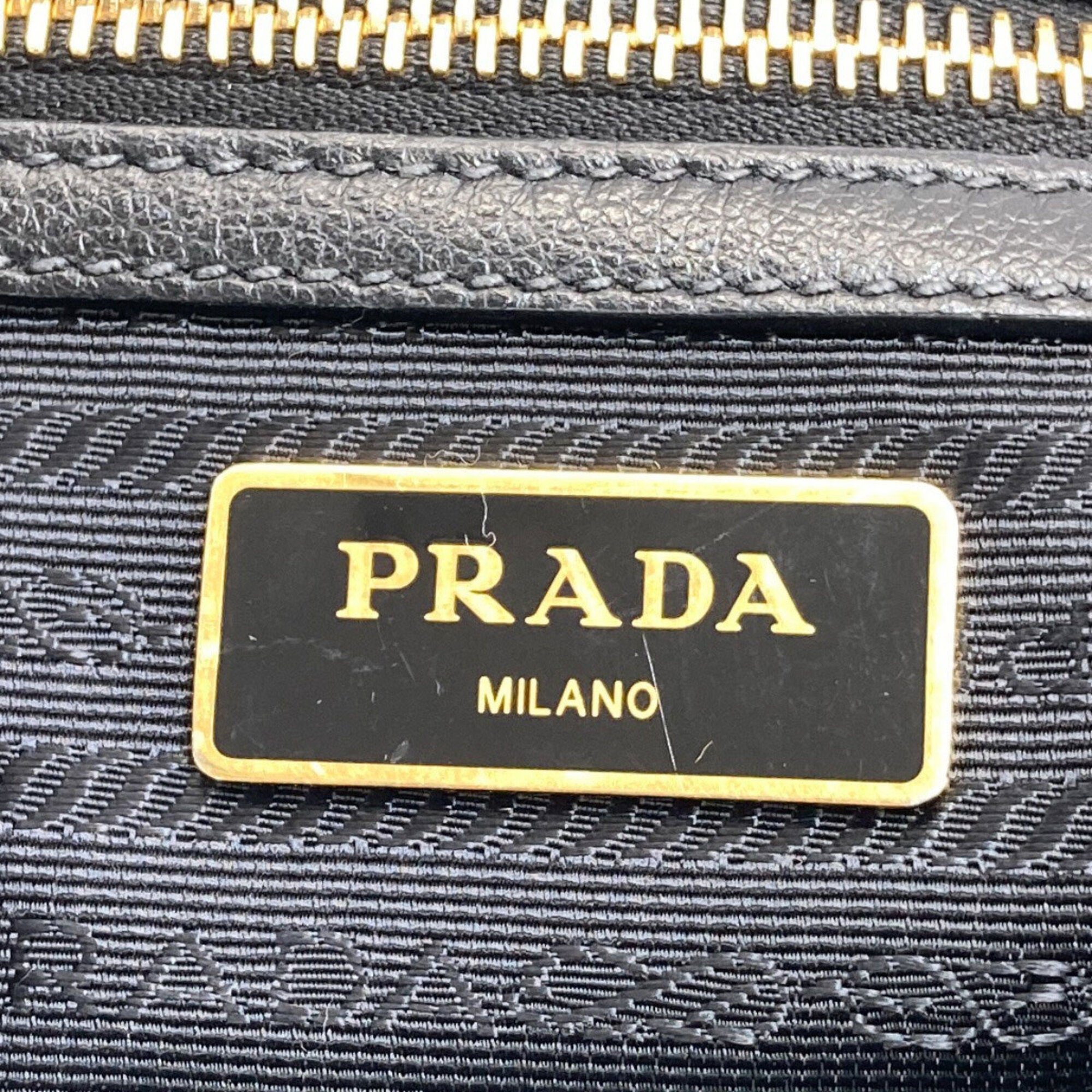 Prada Black Leather Shoulder Bag (Pre-Owned)