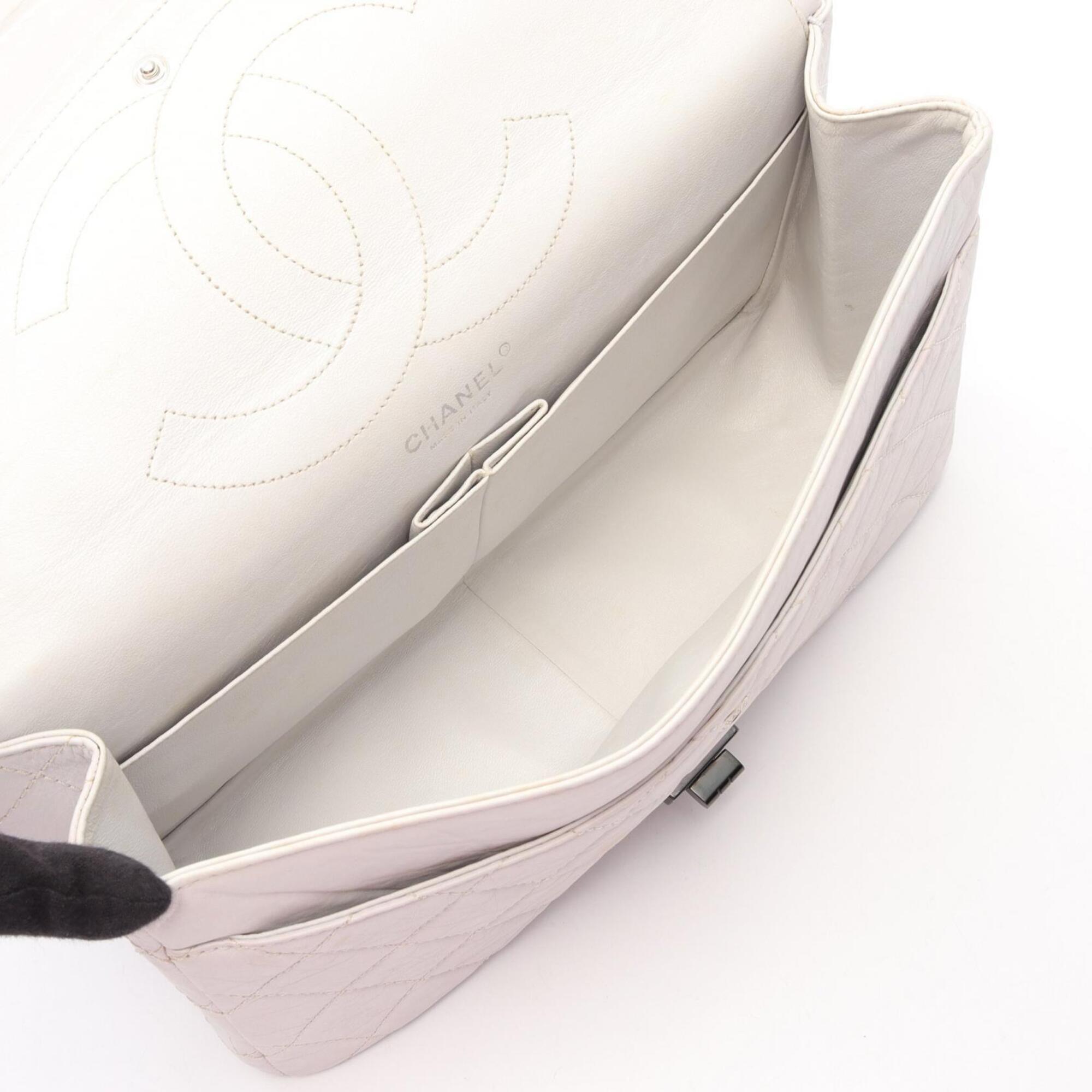 Chanel White Leather Handbag Shoulder Bag (Pre-Owned)
