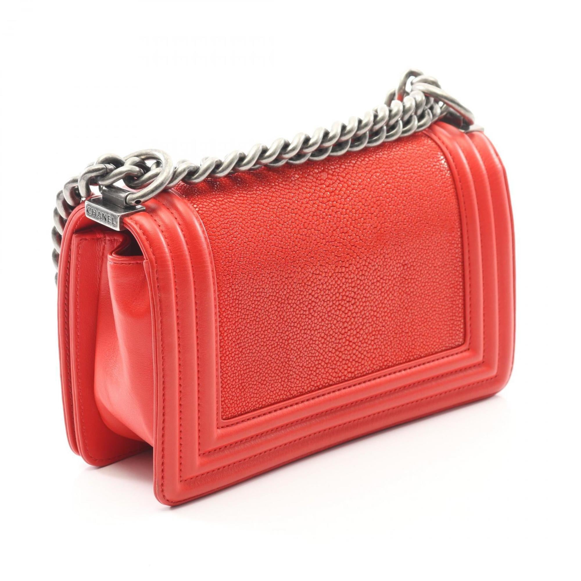 Chanel Red Color Leather Shoulder Bag (Pre-Owned)