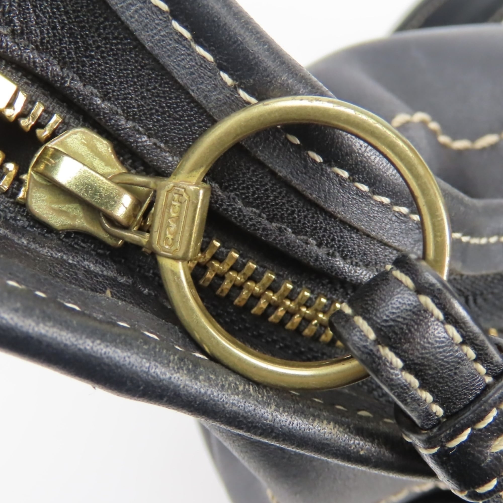 Coach Black Leather Shoulder Bag (Pre-Owned)