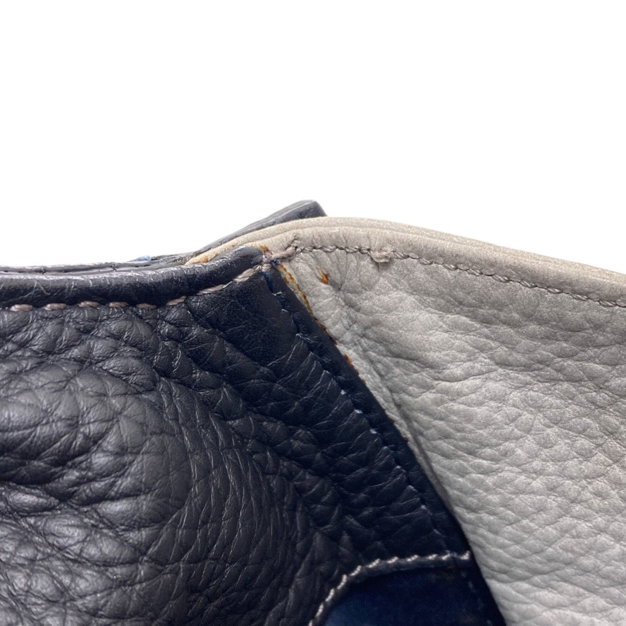 Tod's Black Leather Handbag (Pre-Owned)