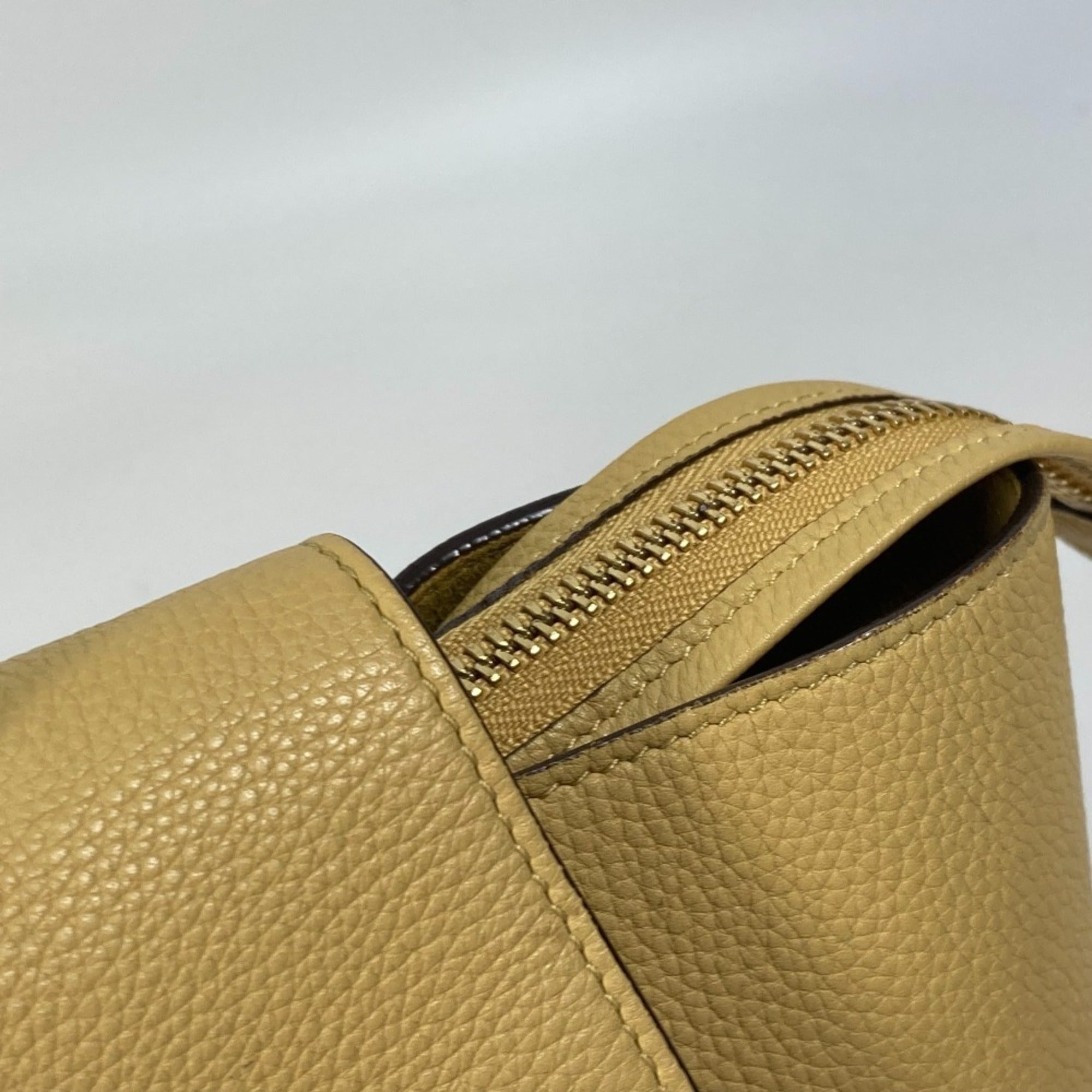 Celine Yellow Leather Shoulder Bag (Pre-Owned)