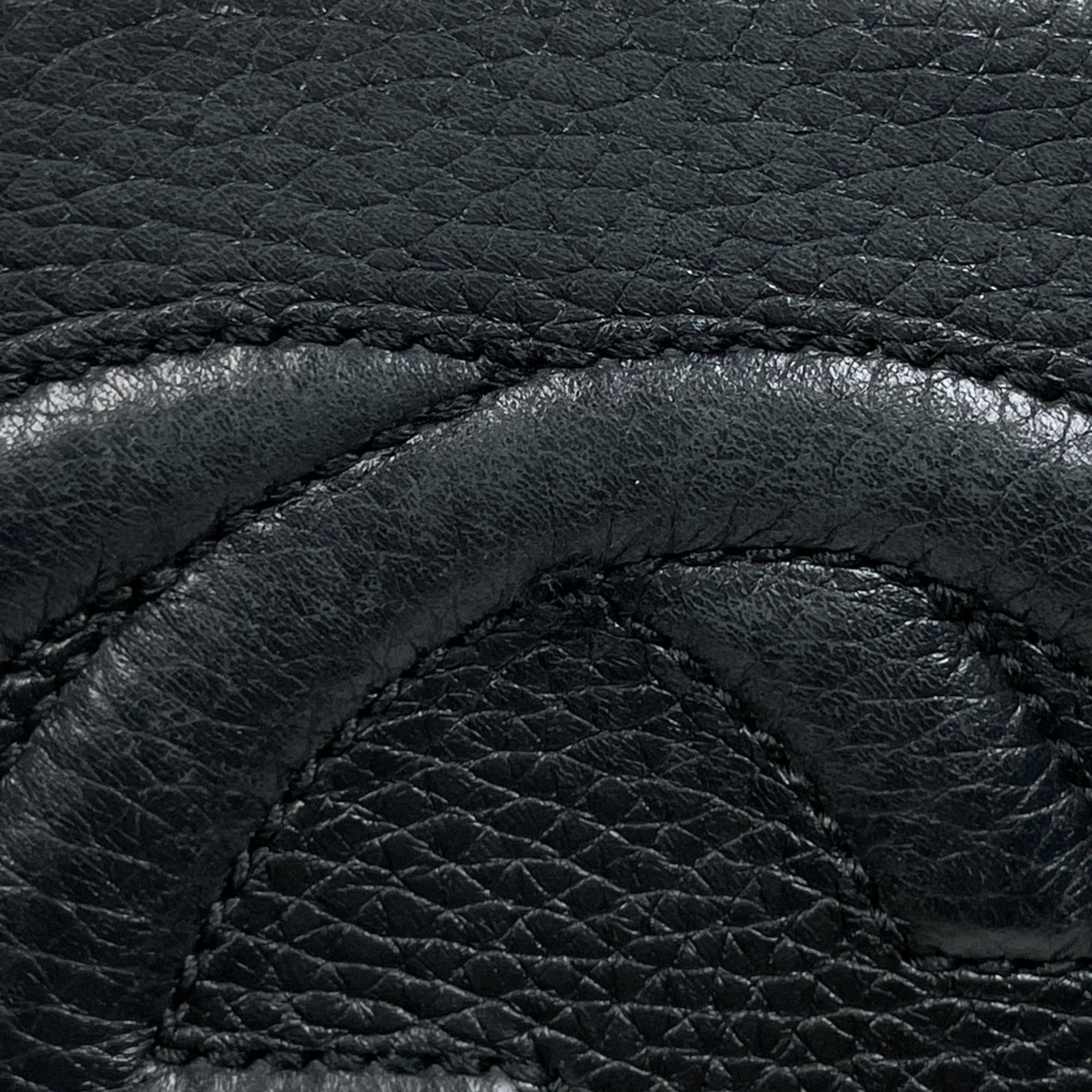 Gucci Black Leather Shoulder Bag (Pre-Owned)
