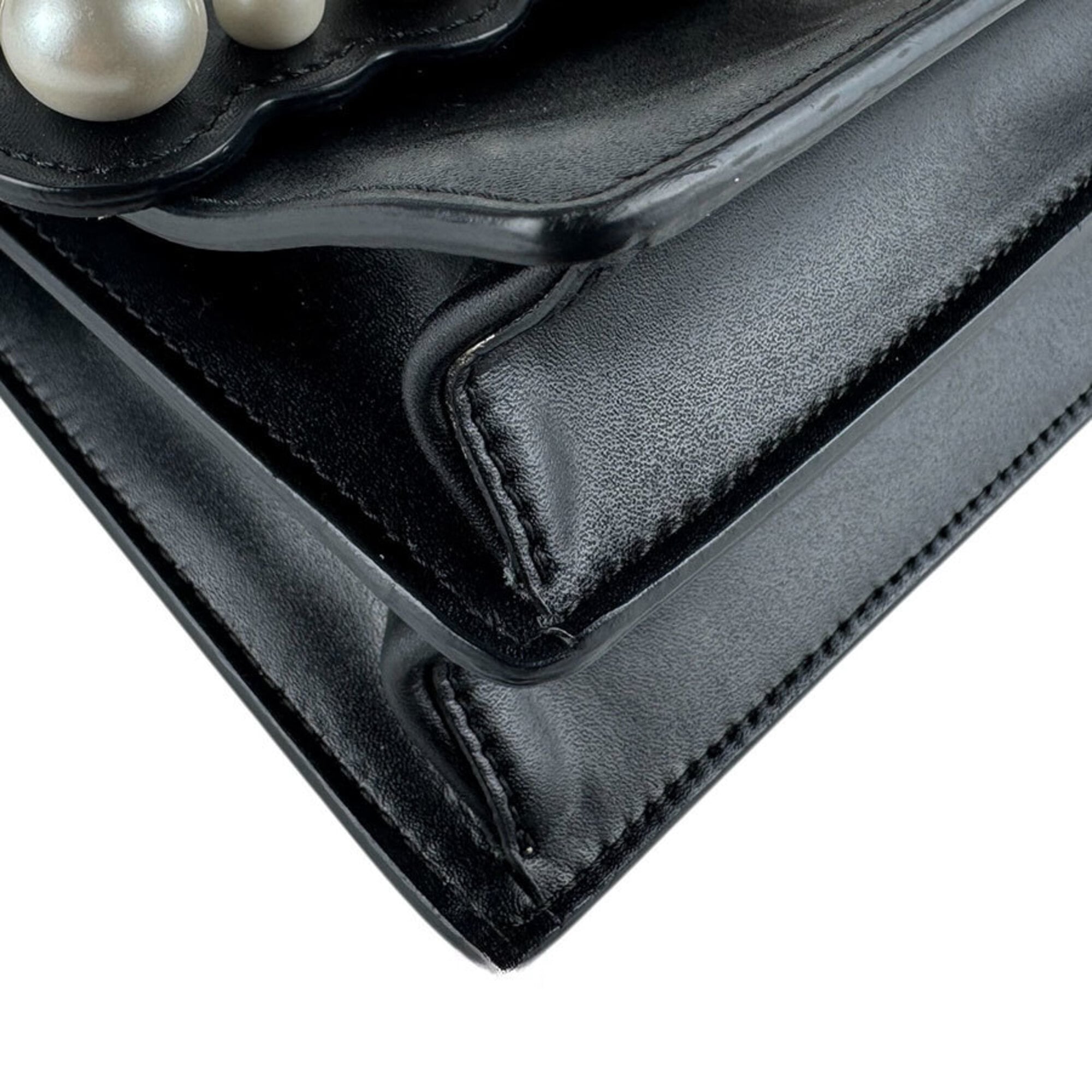 Fendi Black Leather Shoulder Bag (Pre-Owned)